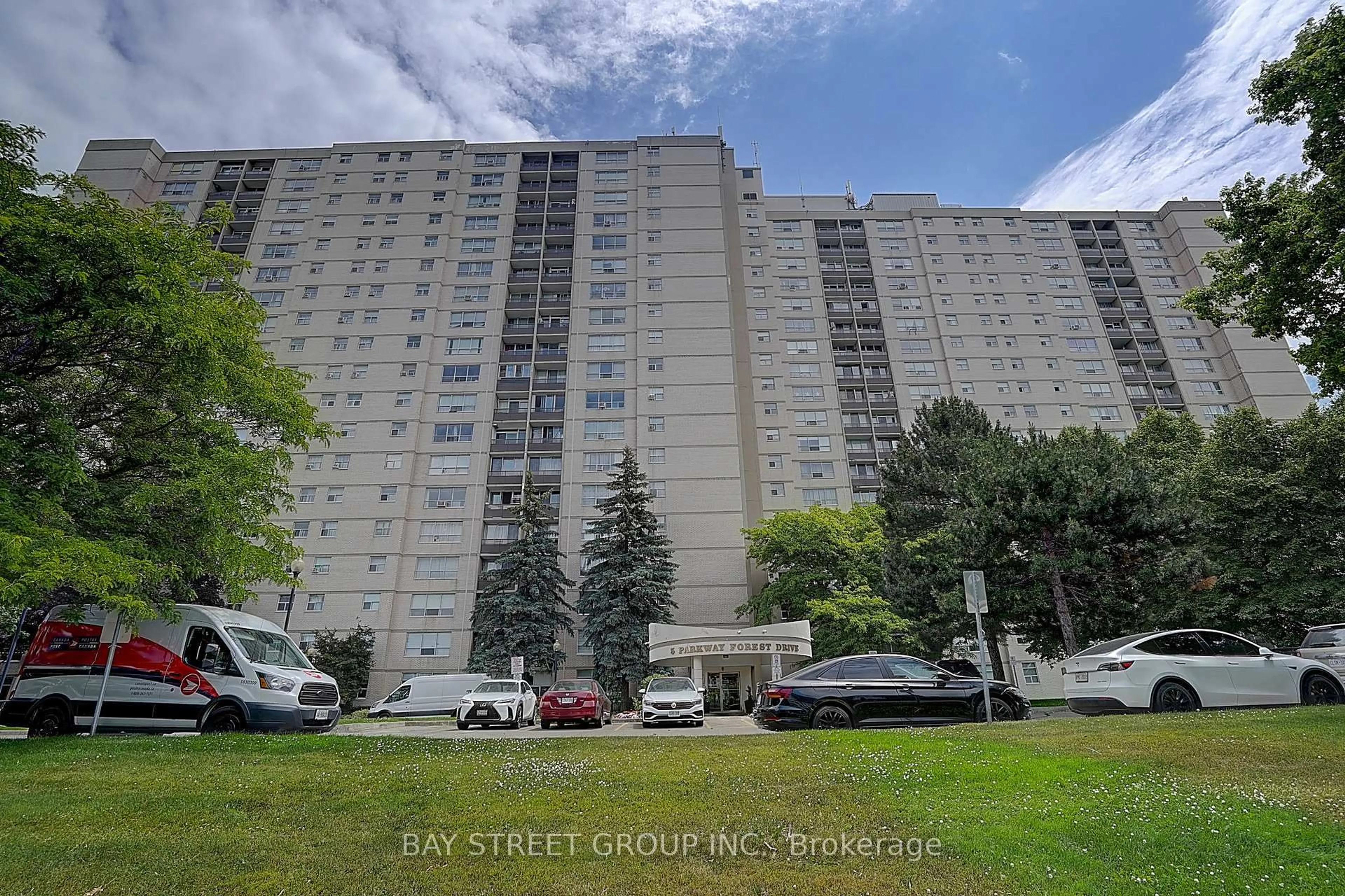 A pic from outside/outdoor area/front of a property/back of a property/a pic from drone, street for 5 Parkway Forest Dr #1512, Toronto Ontario M2J 1L2
