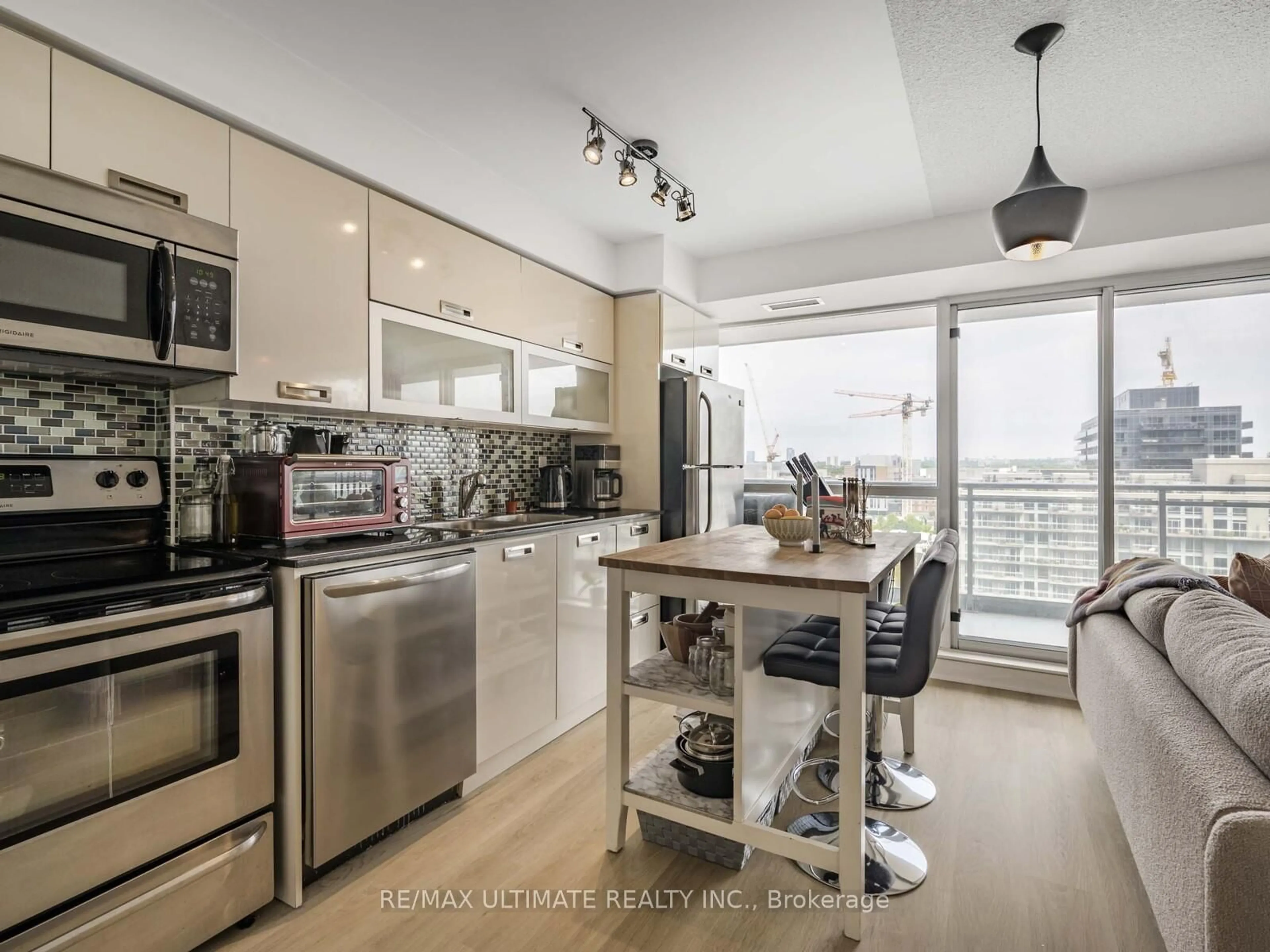 Open concept kitchen, unknown for 100 Western Battery Rd #1108, Toronto Ontario M6K 3S2