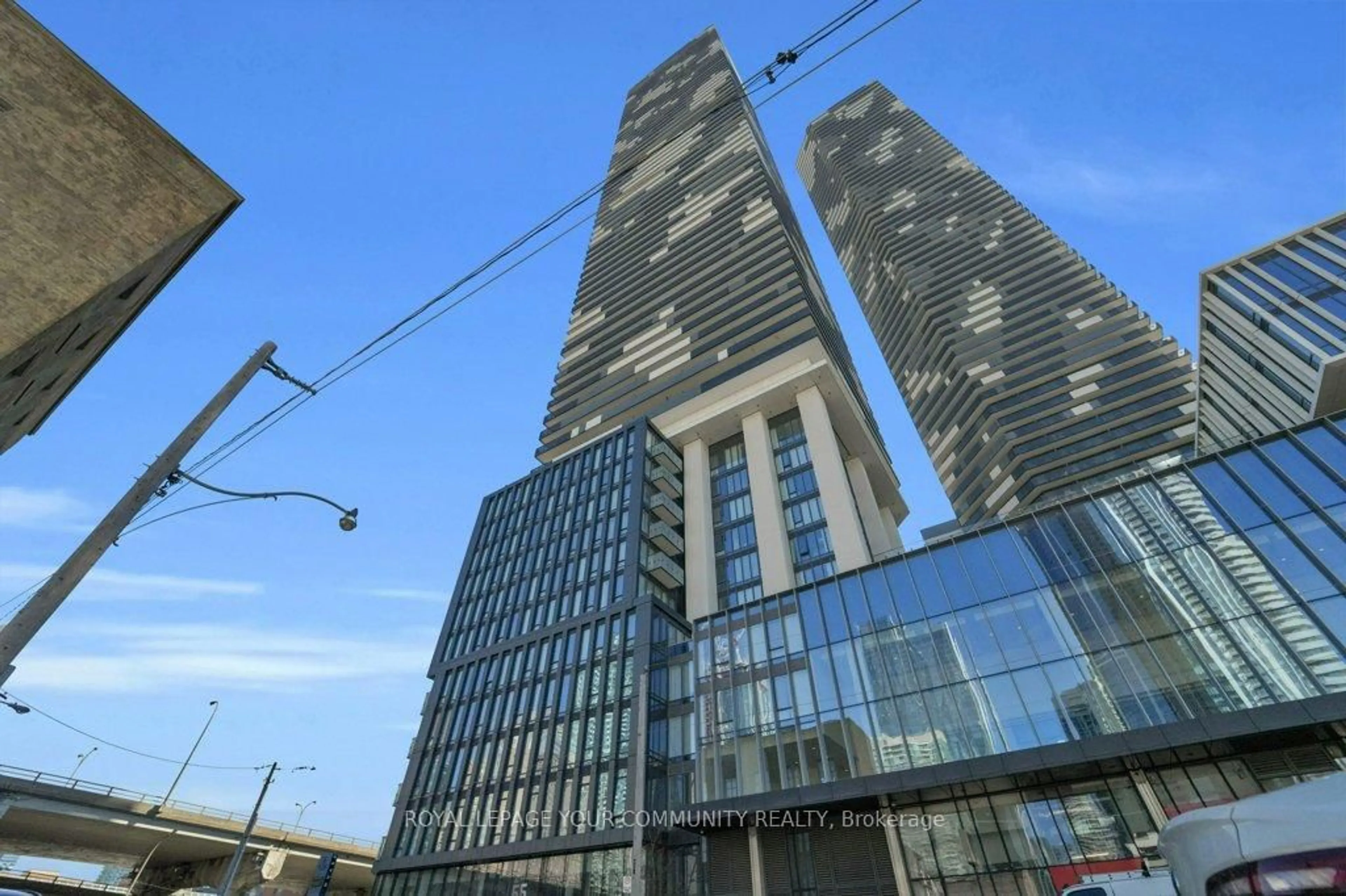 Indoor foyer for 55 Cooper St #3205, Toronto Ontario M5E 0G1