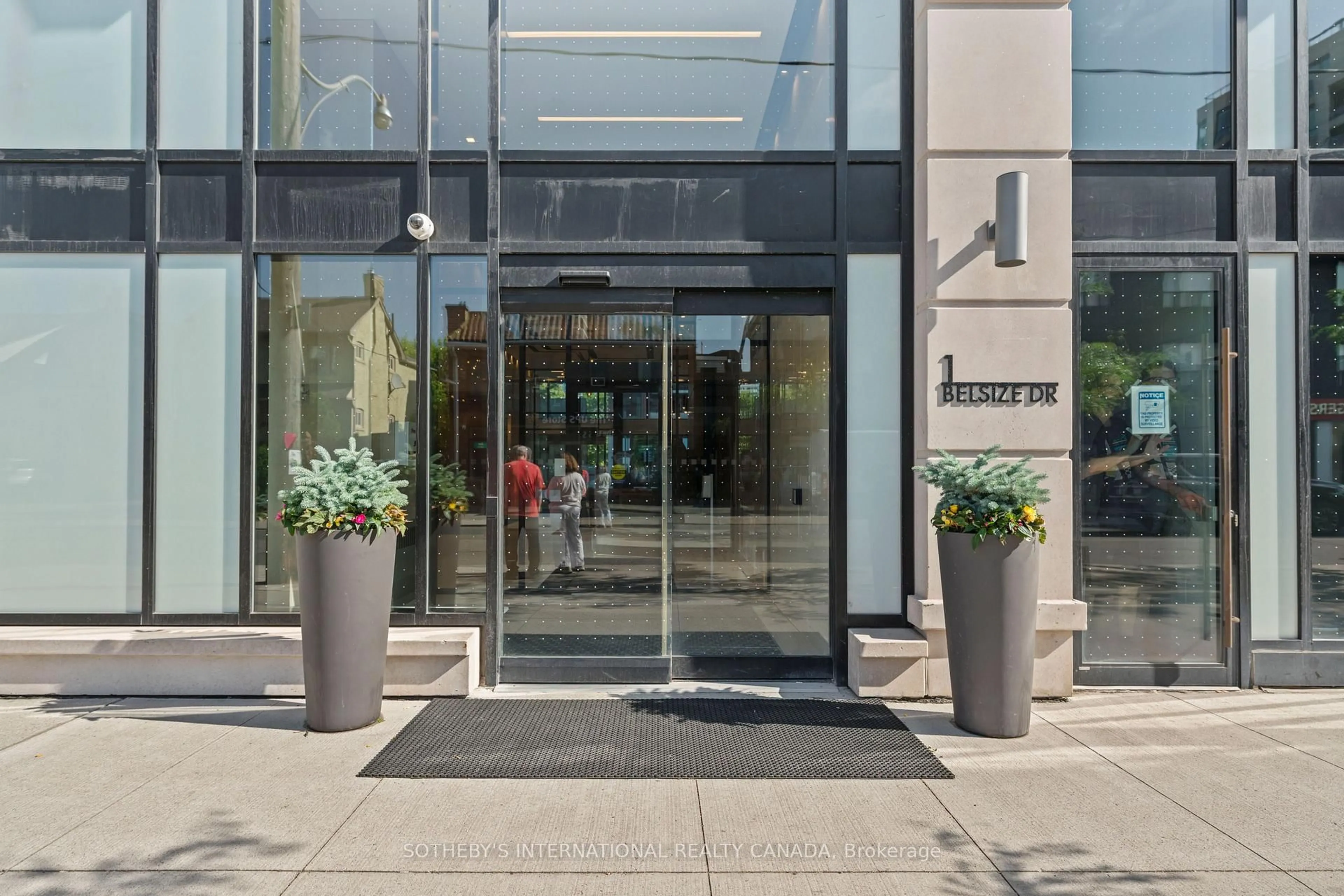 Indoor foyer for 1 Belsize Dr #412, Toronto Ontario M4S 0B9