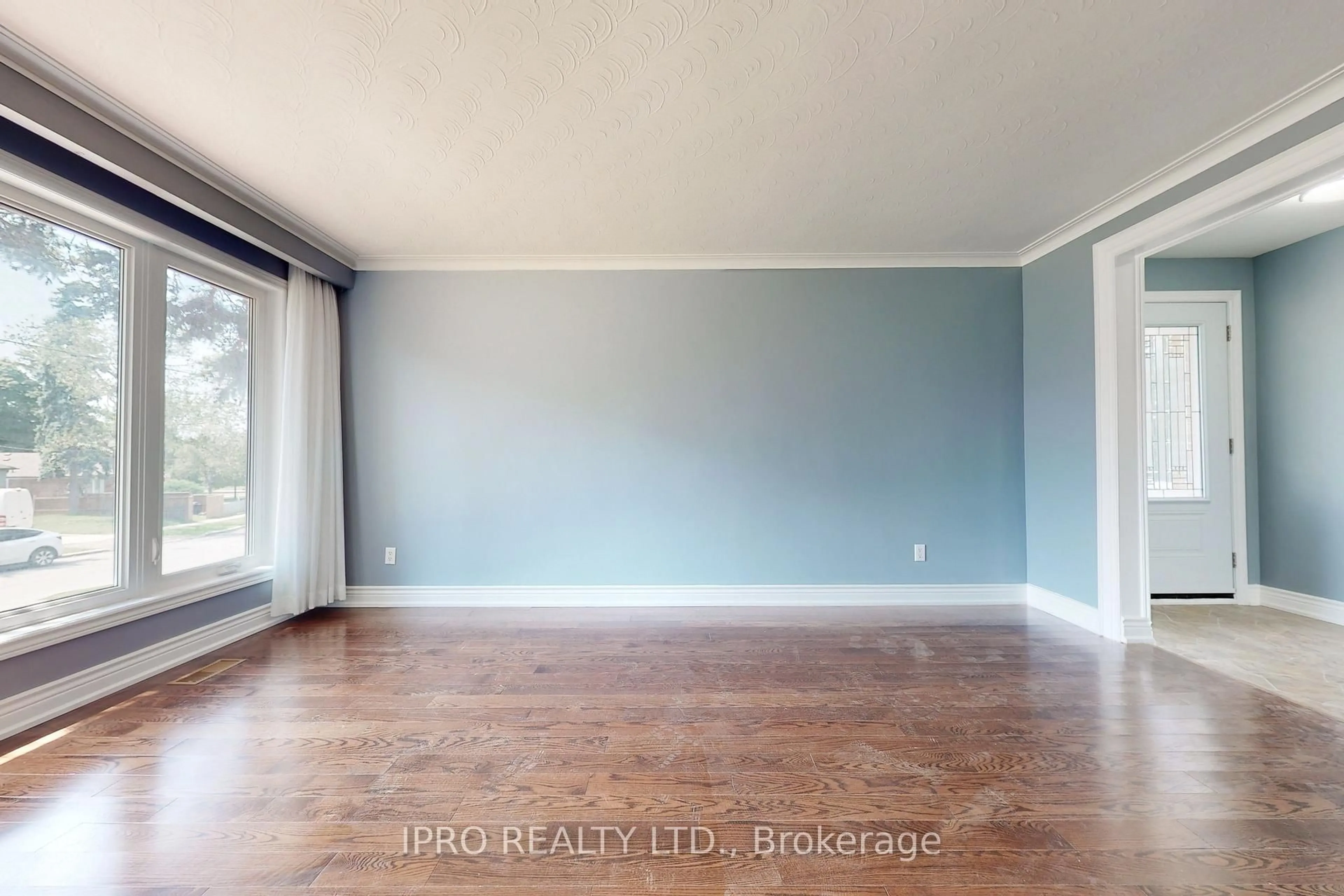 A pic of a room for 22 Royal Doulton Dr, Toronto Ontario M3A 1N5