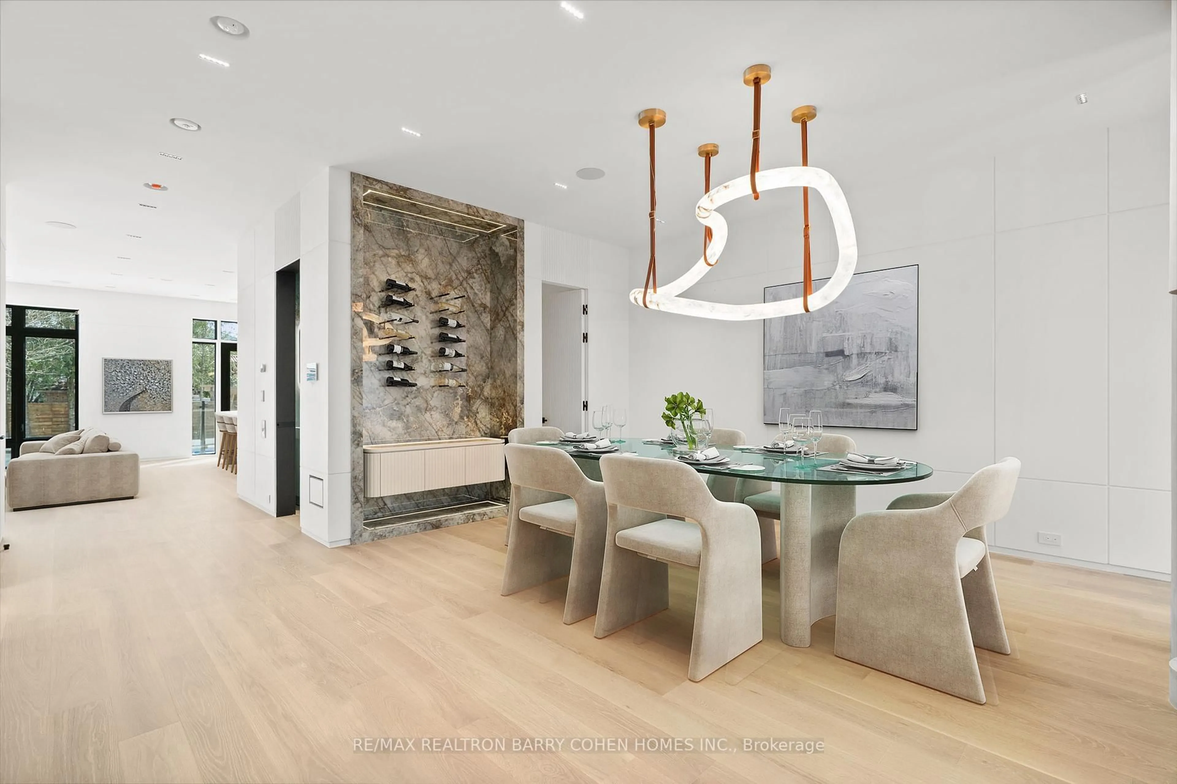 Dining room, unknown for 595 Broadway Ave, Toronto Ontario M4G 2S4