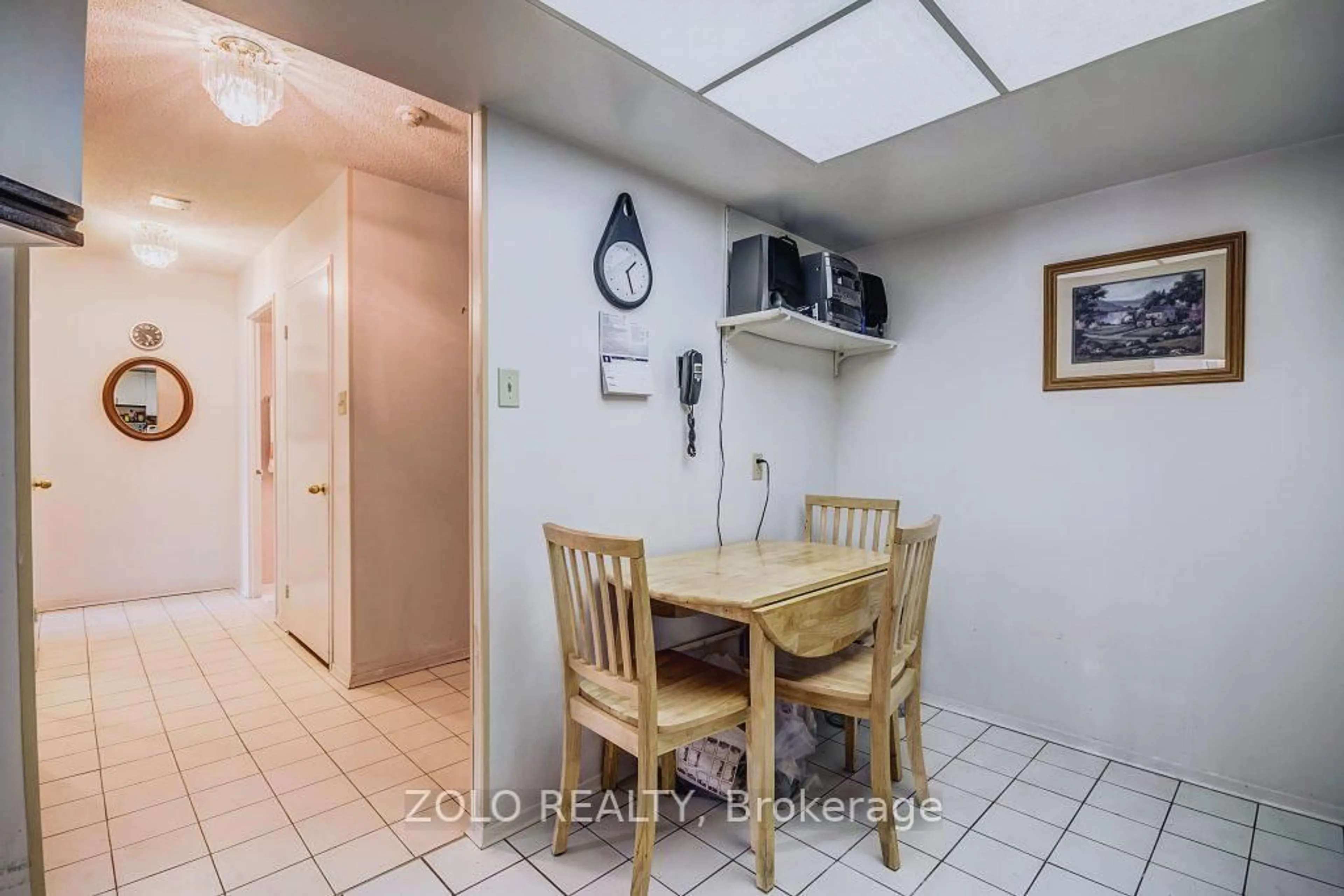 Unknown for 1101 Steeles Ave #209, Toronto Ontario M2R 3W5