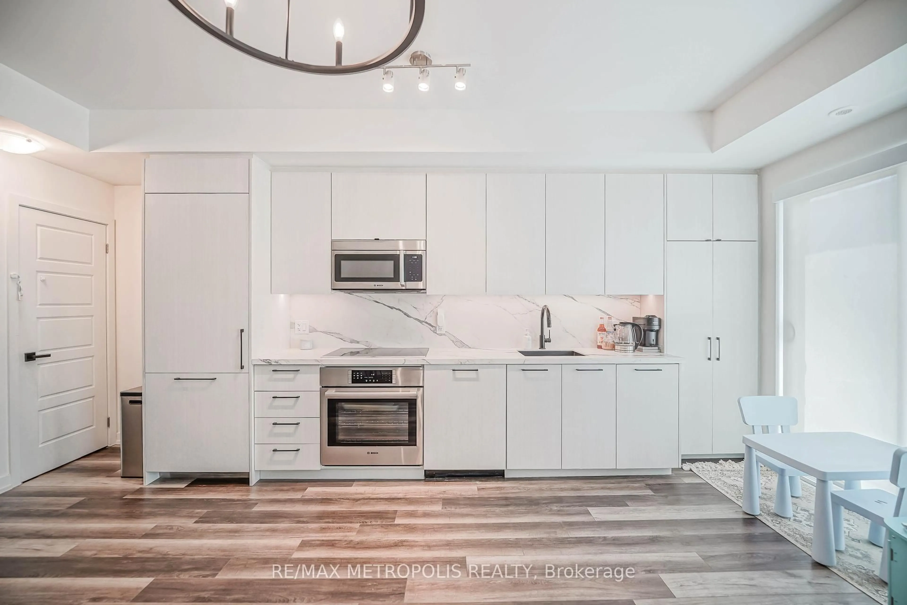 Open concept kitchen, unknown for 871 Sheppard Ave #29, Toronto Ontario M3H 0E8