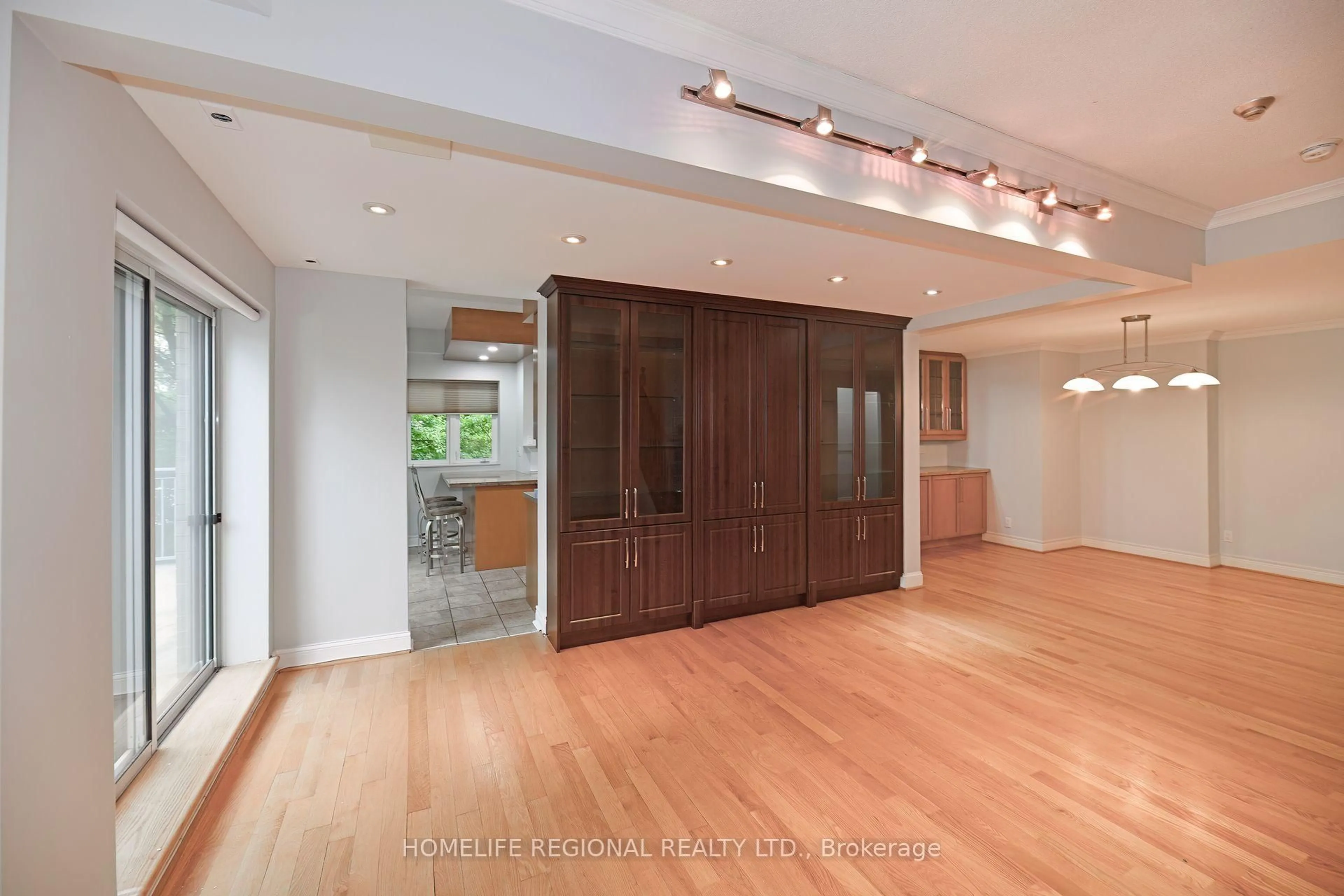 Indoor entryway for 5418 Yonge St #126, Toronto Ontario M2N 5R8