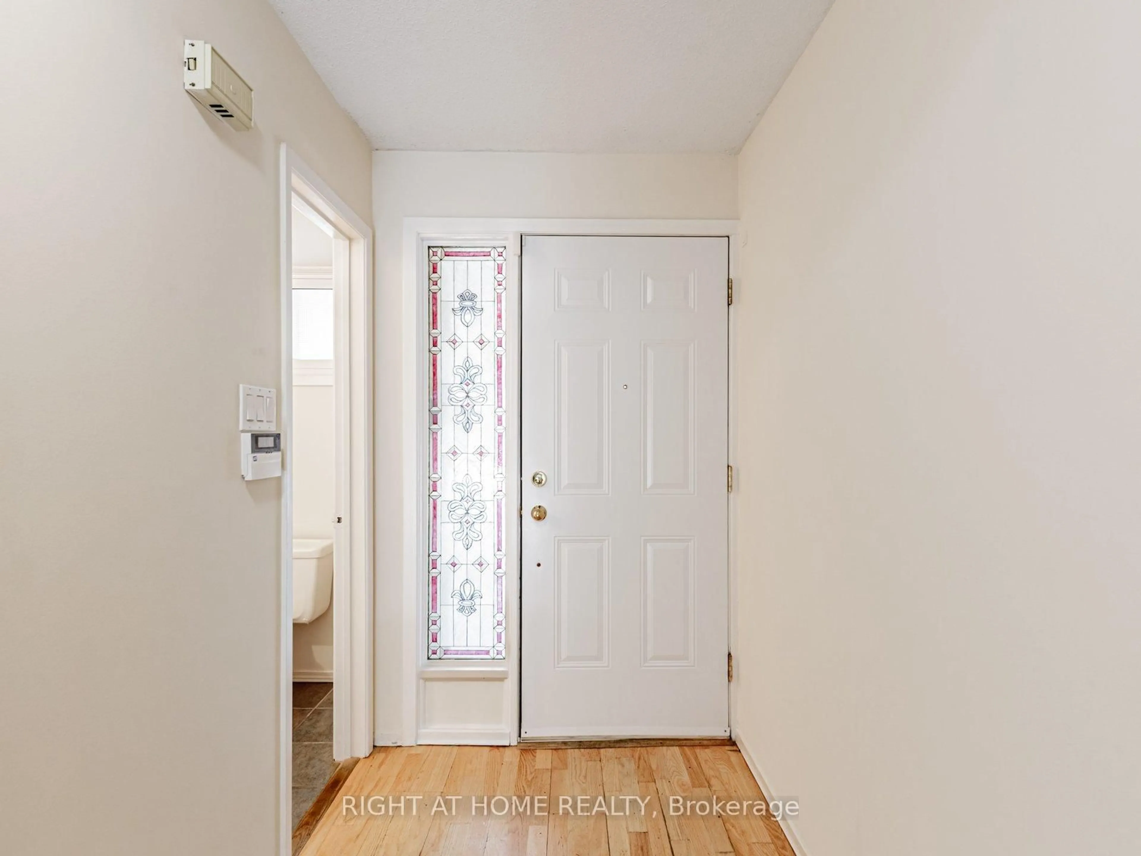 Indoor entryway for 3 Poets Walk Way, Toronto Ontario M2J 4V2