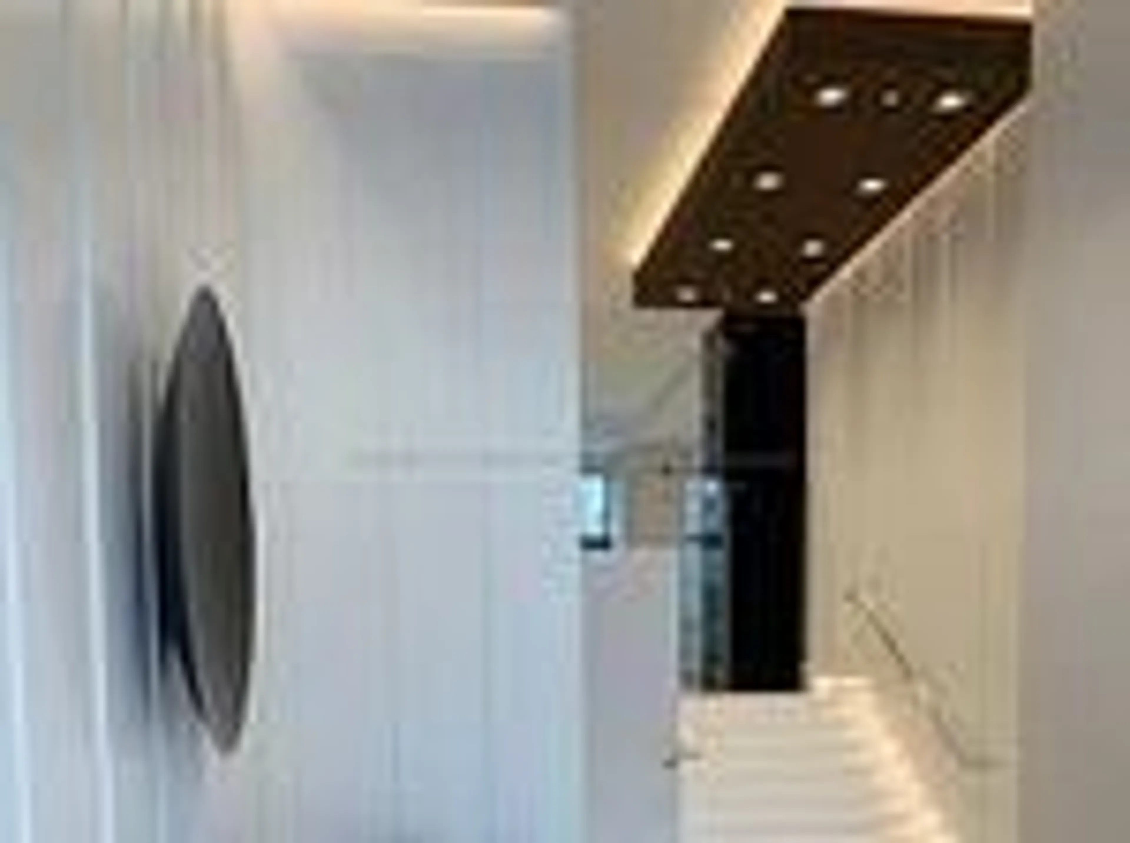 Indoor foyer for 181 BEDFORD Rd #710, Toronto Ontario M5R 0C2