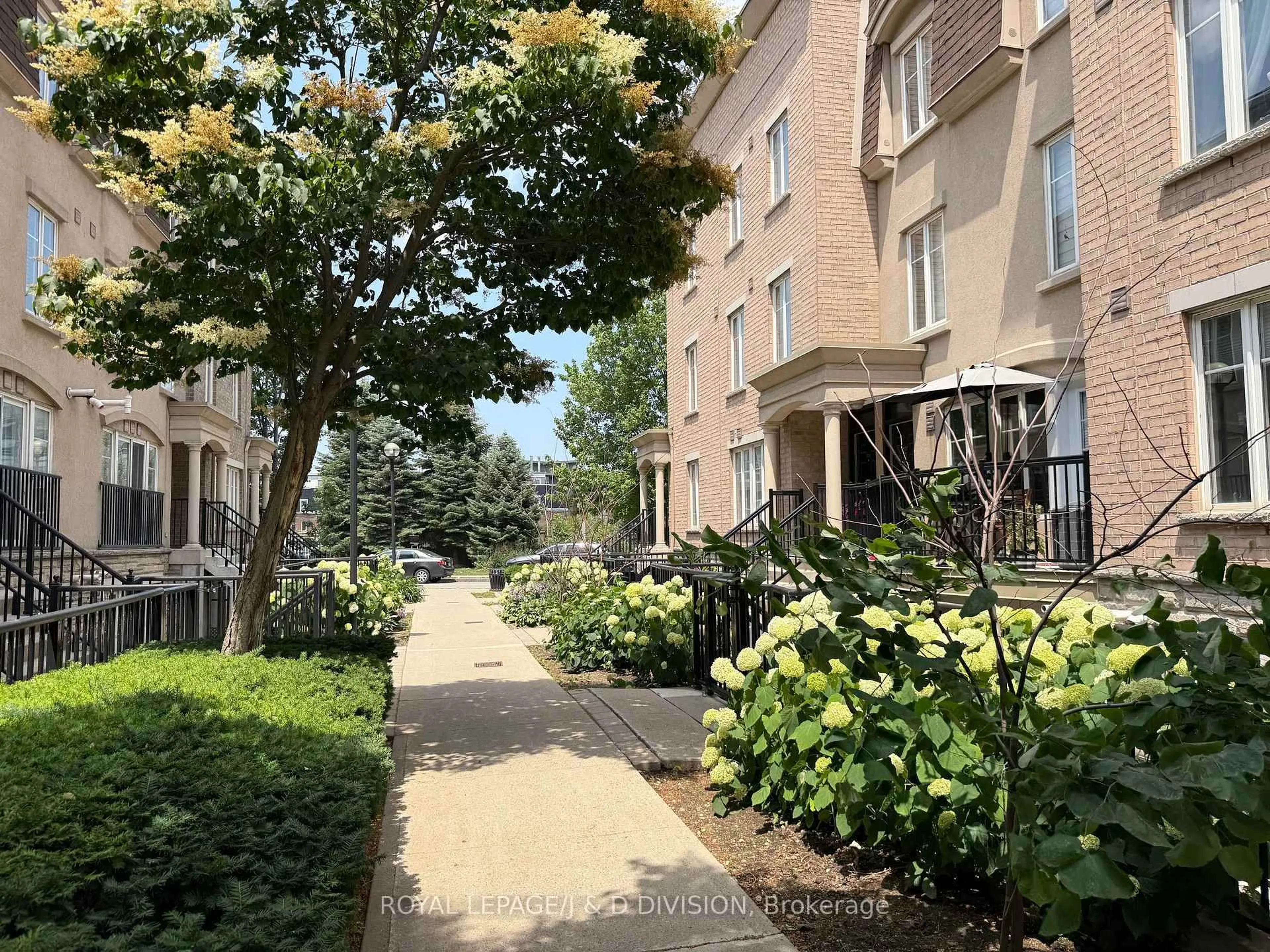 Patio, street for 34 Western Battery Rd #402, Toronto Ontario M6K 3N9