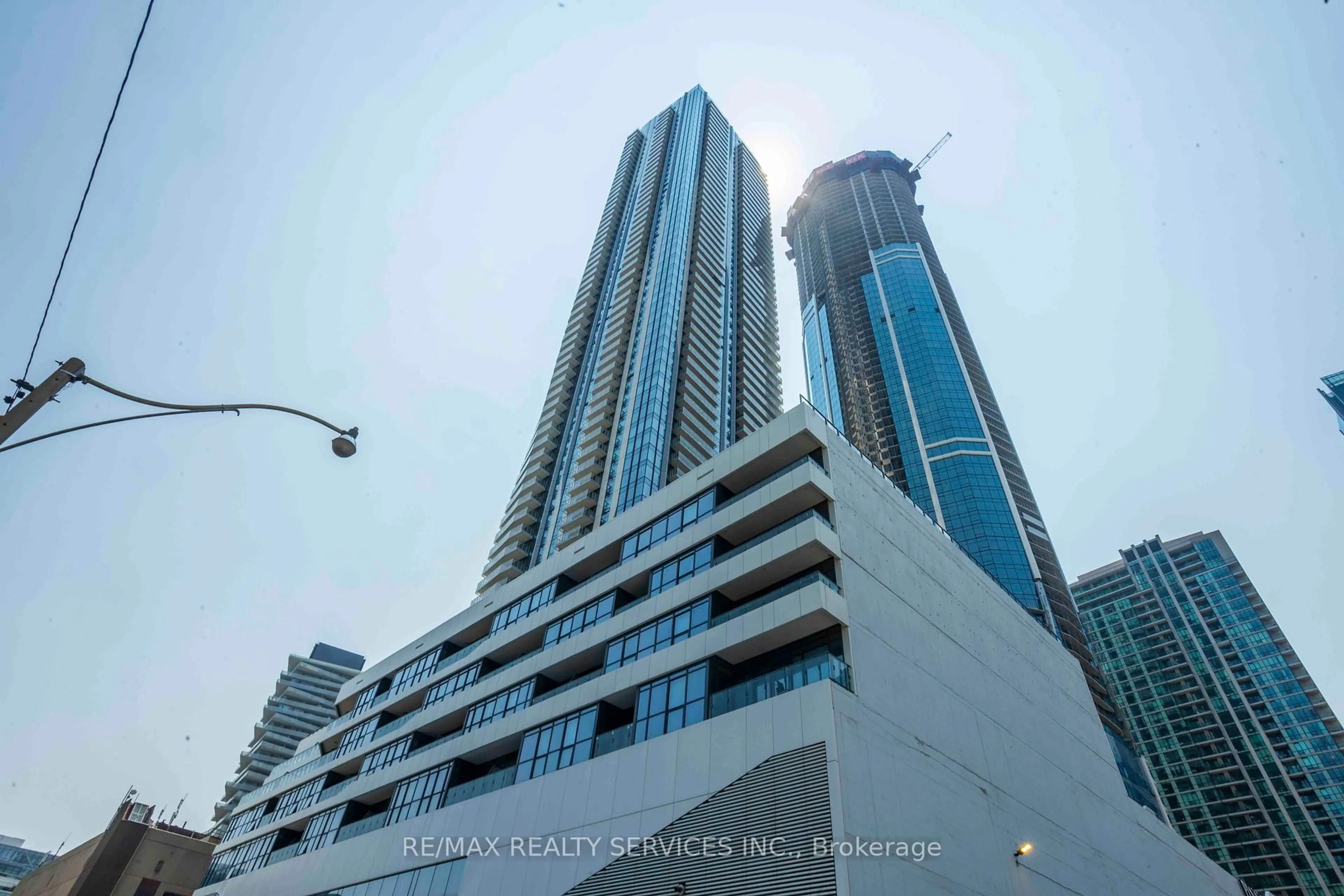 Indoor foyer for 28 Freeland St #1806, Toronto Ontario M5E 0E3