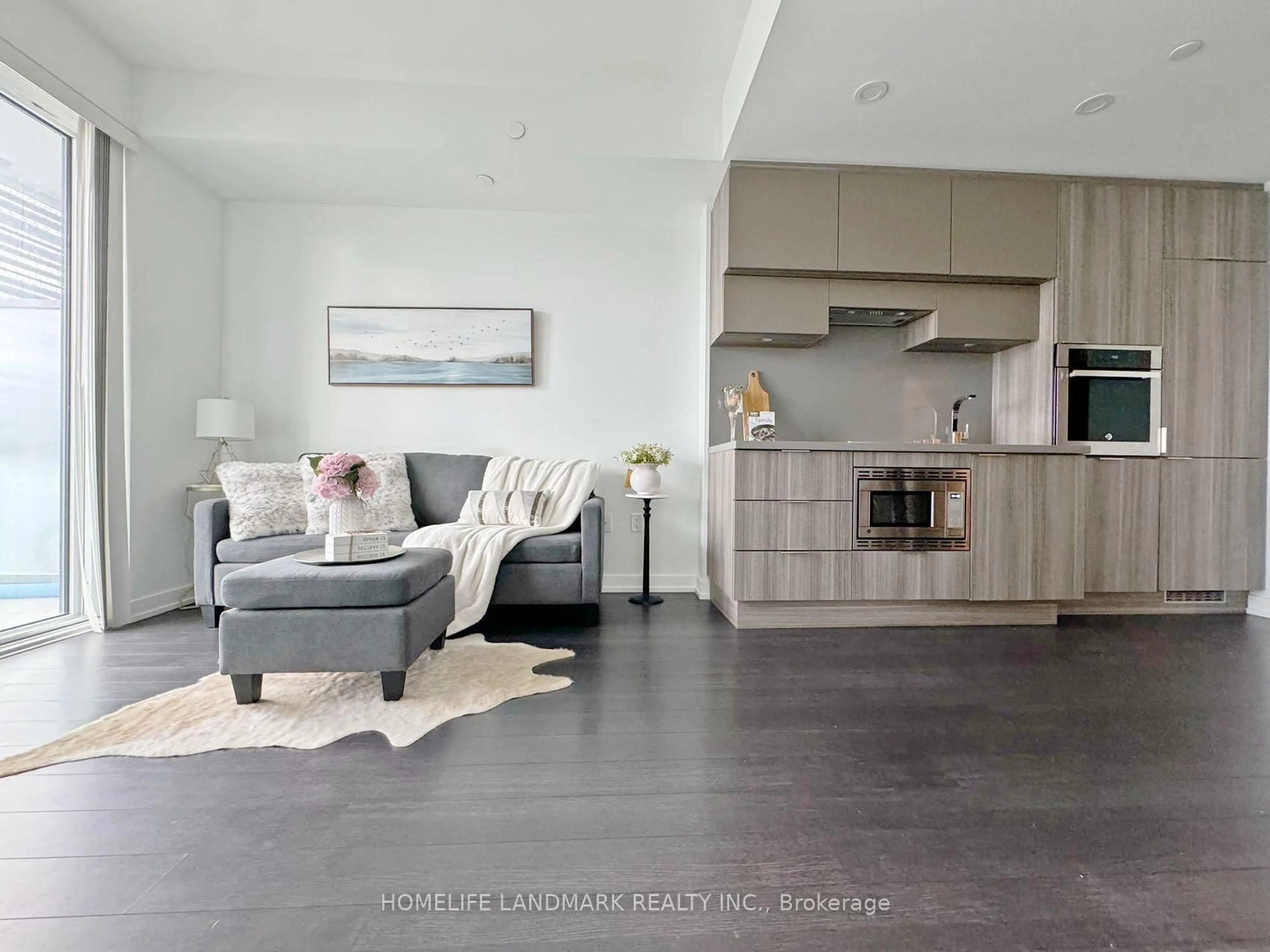 Open concept kitchen, unknown for 39 Roehampton Ave #2810, Toronto Ontario M4P 1P9