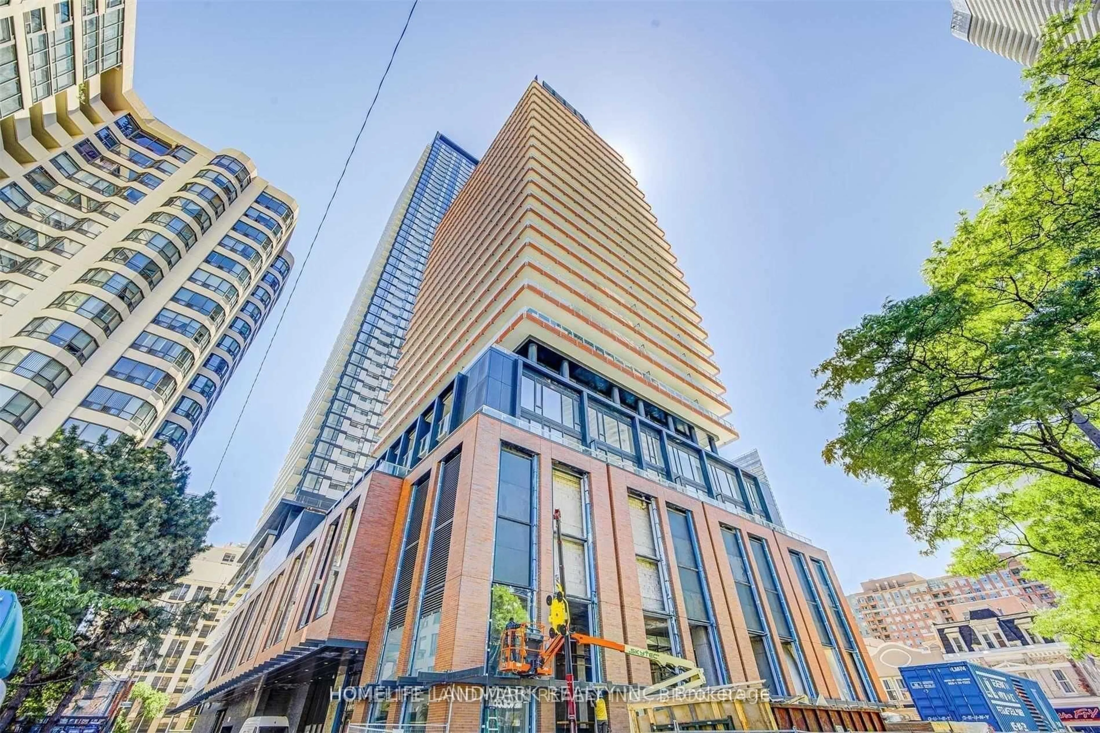 Patio, building for 18 Maitland Terr #2303, Toronto Ontario M4Y 0H2