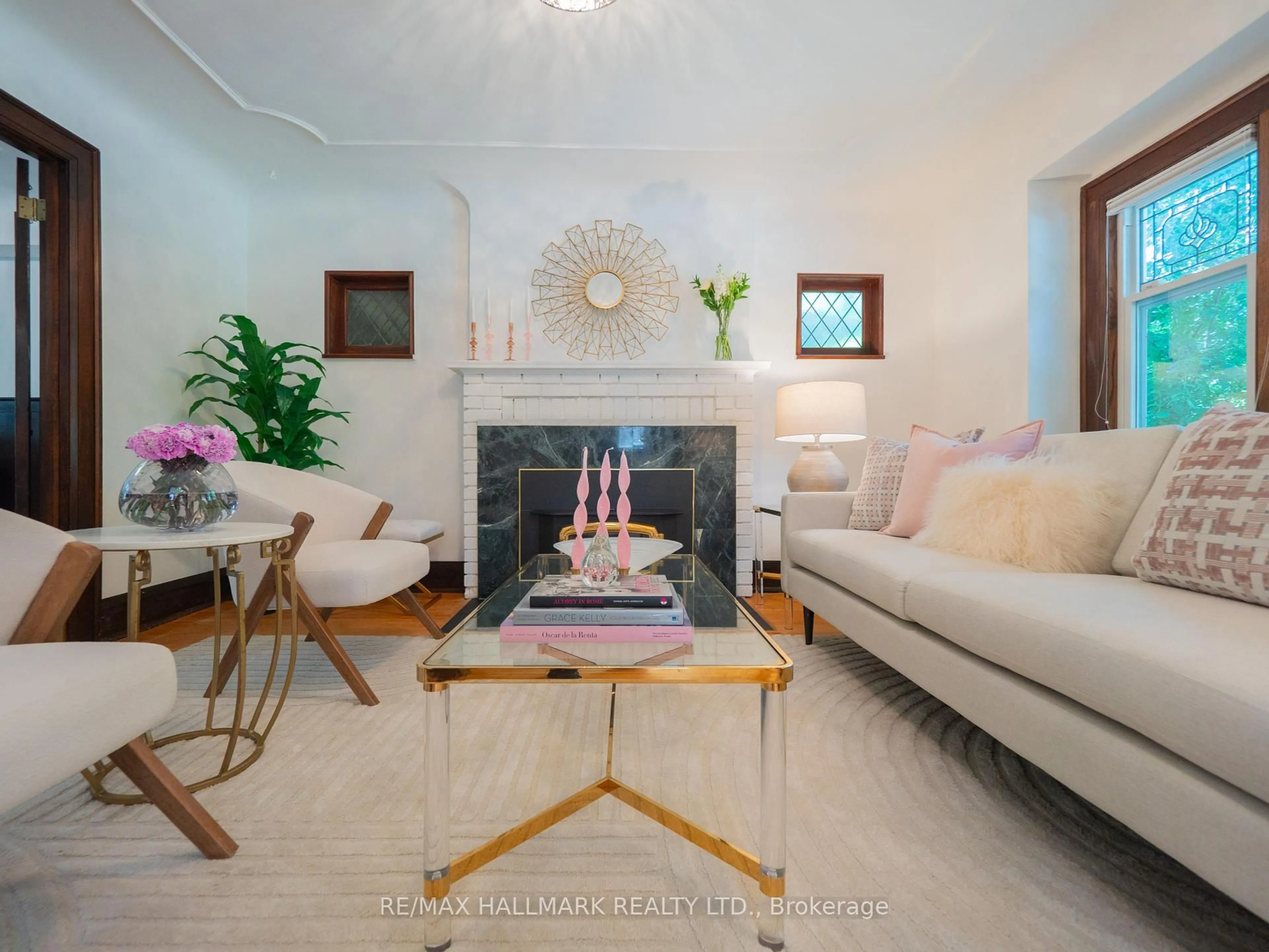 Living room with furniture, unknown for 612 Rushton Rd, Toronto Ontario M6C 2Y7