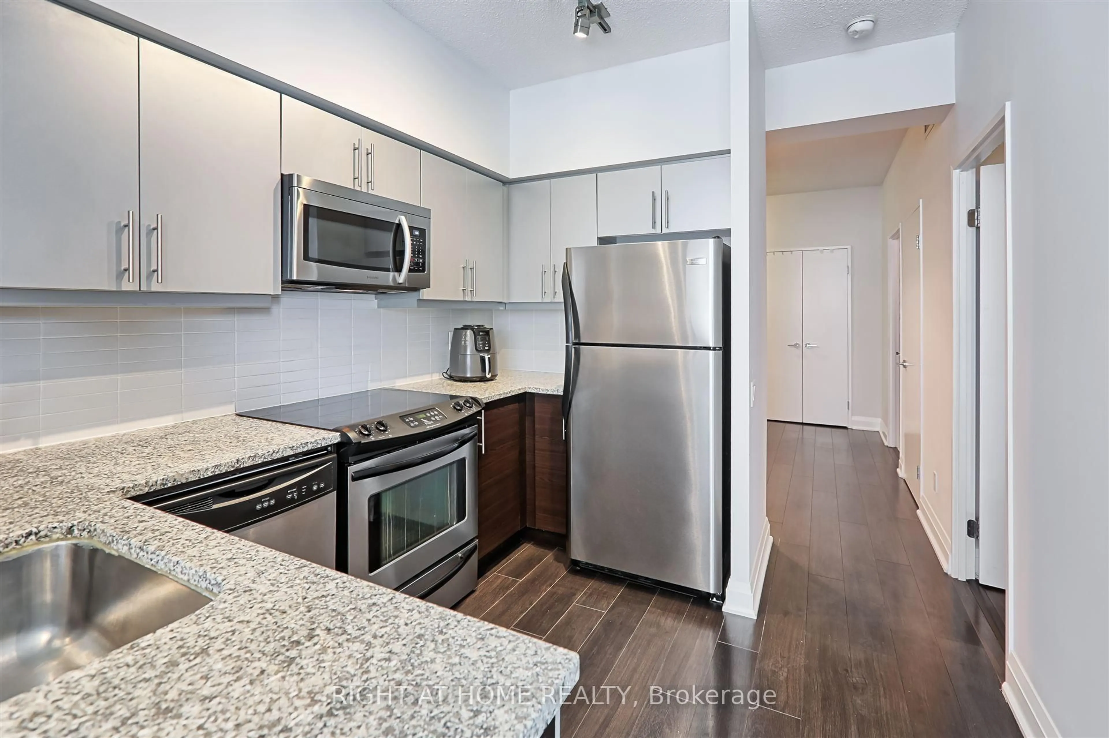 Standard kitchen, unknown for 83 Redpath Ave #908, Toronto Ontario M4S 0A2