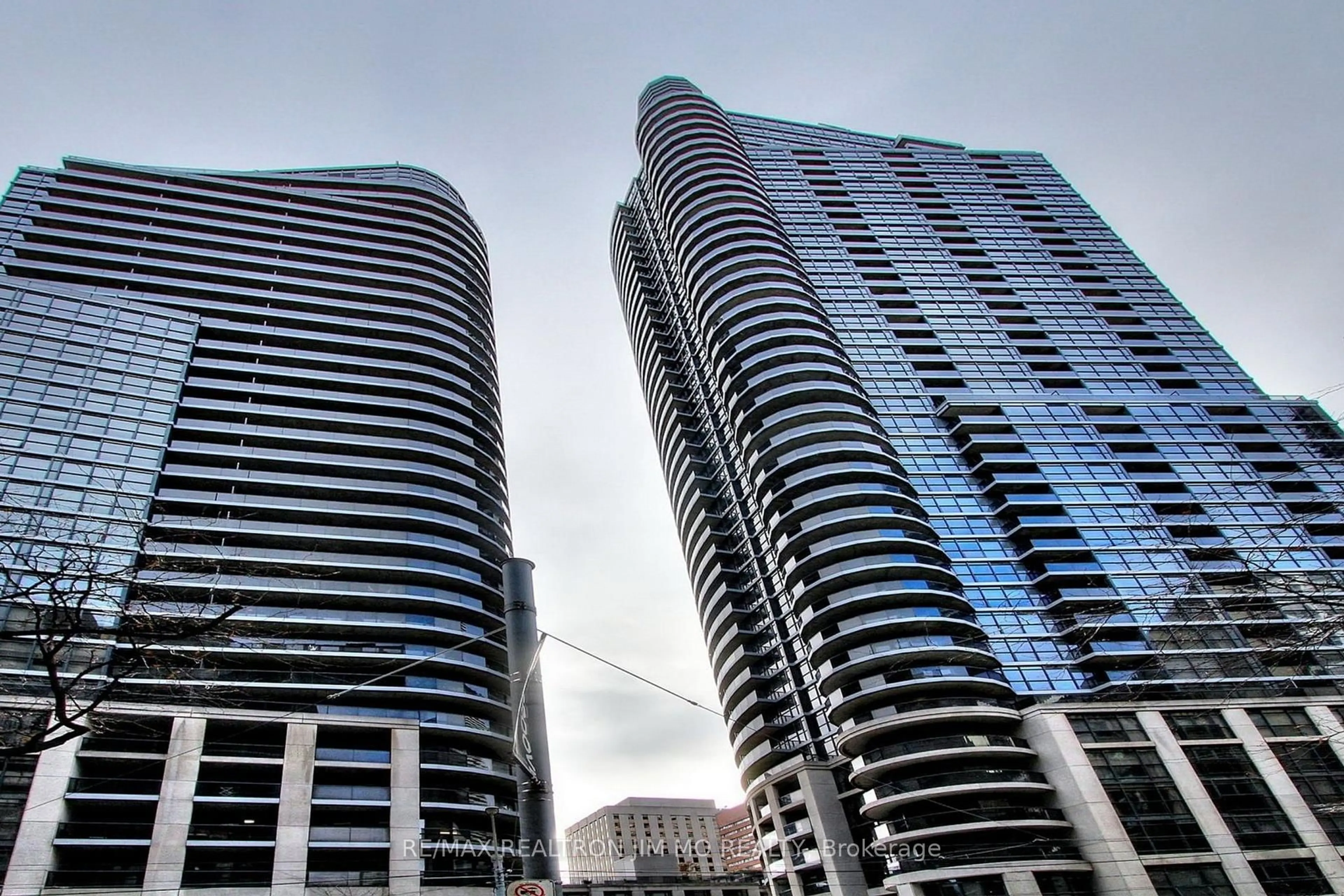 Unknown for 21 Carlton St #3809, Toronto Ontario M5B 1L3