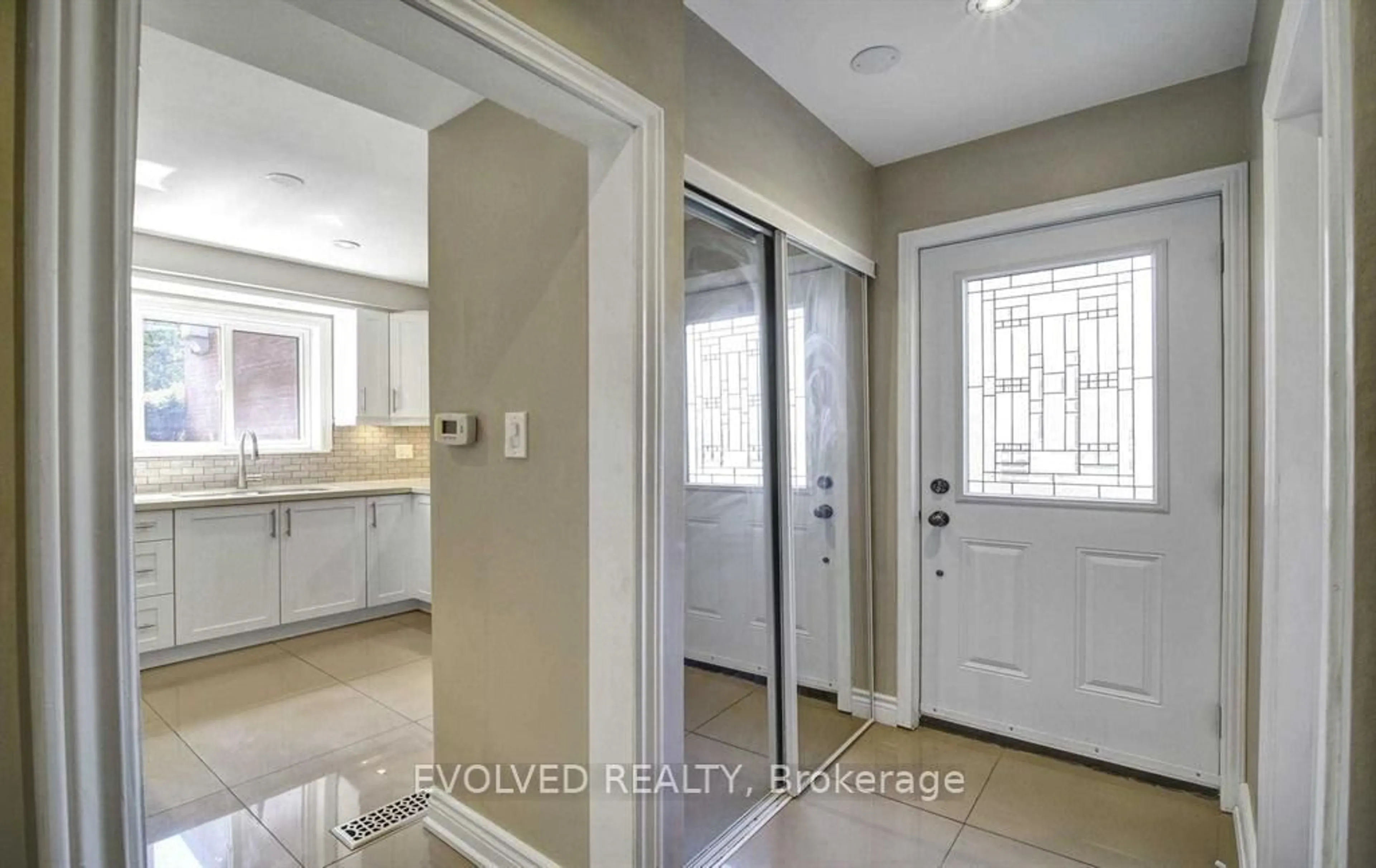 Indoor entryway for 15 Esterbrooke Ave #132, Toronto Ontario M2J 2C5