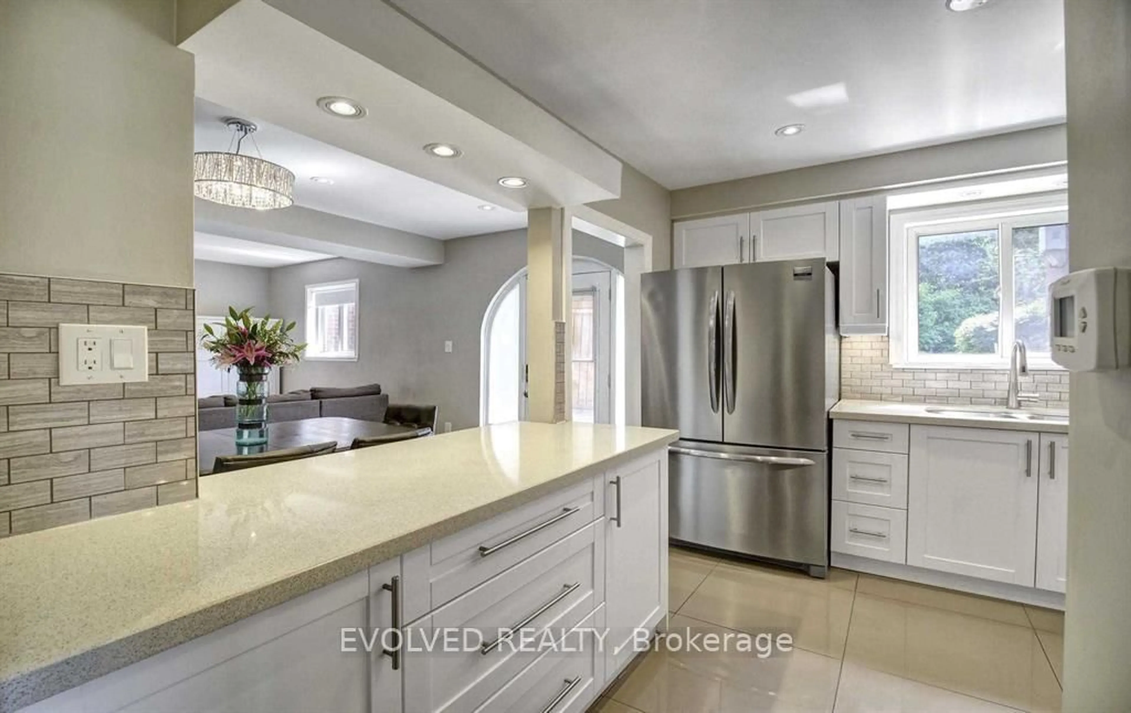 Open concept kitchen, ceramic/tile floor for 15 Esterbrooke Ave #132, Toronto Ontario M2J 2C5