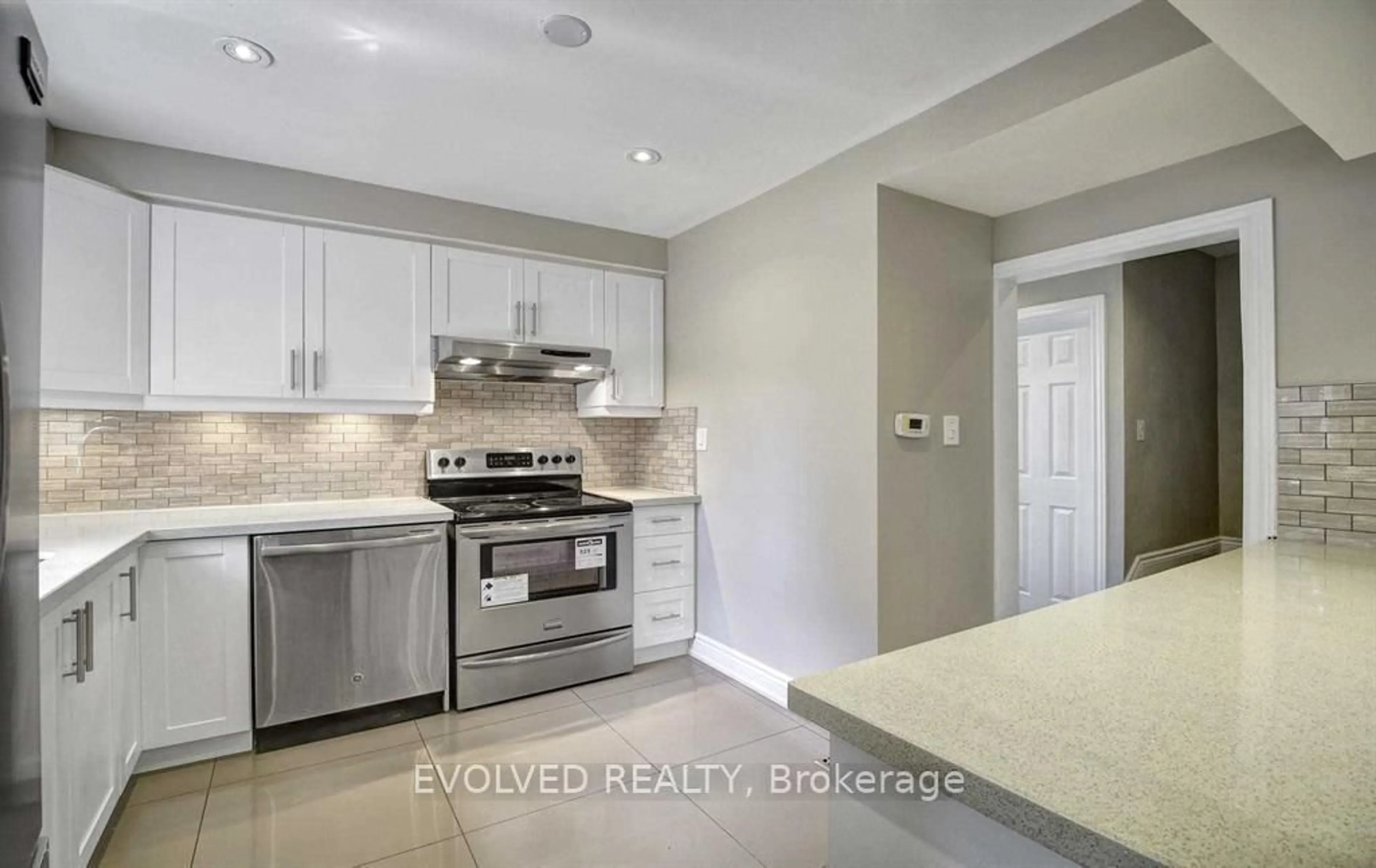 Open concept kitchen, ceramic/tile floor for 15 Esterbrooke Ave #132, Toronto Ontario M2J 2C5