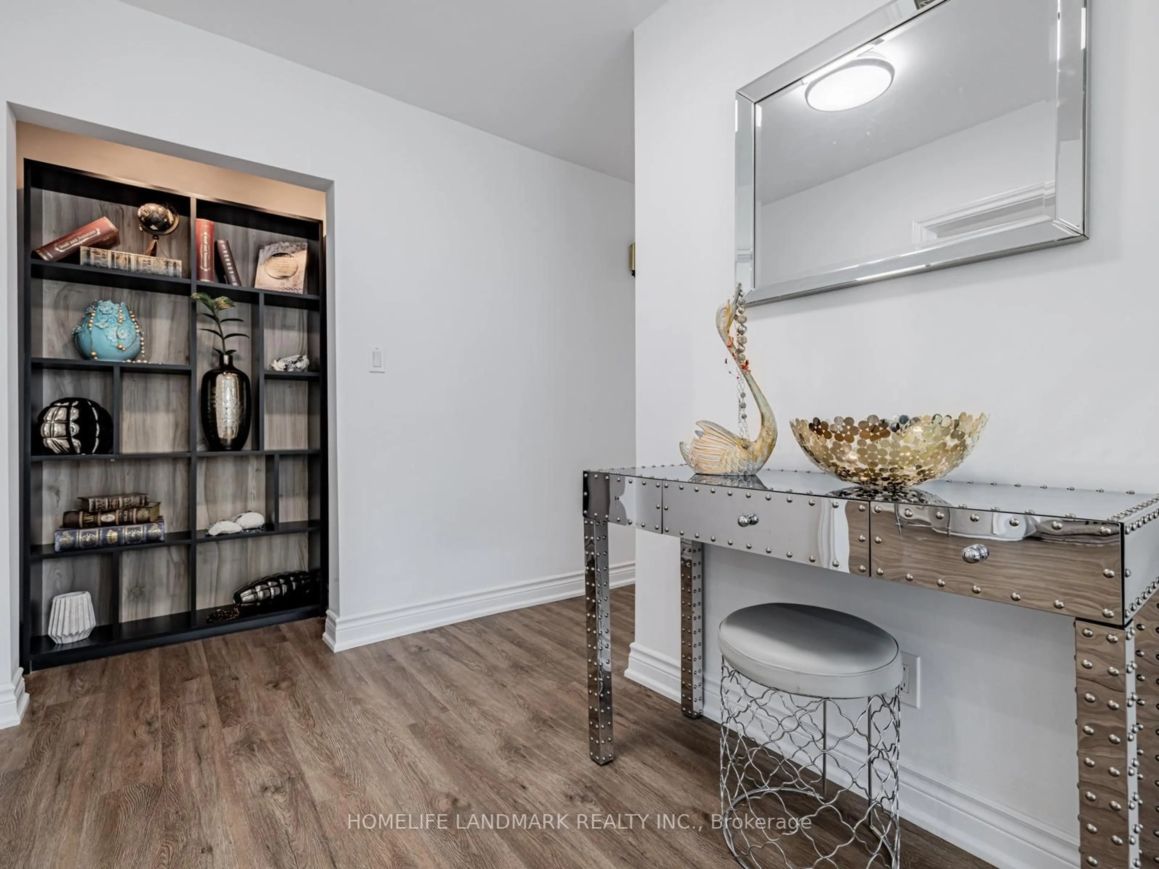 A pic of a room for 30 Burleigh Heights Dr, Toronto Ontario M2K 1Y7