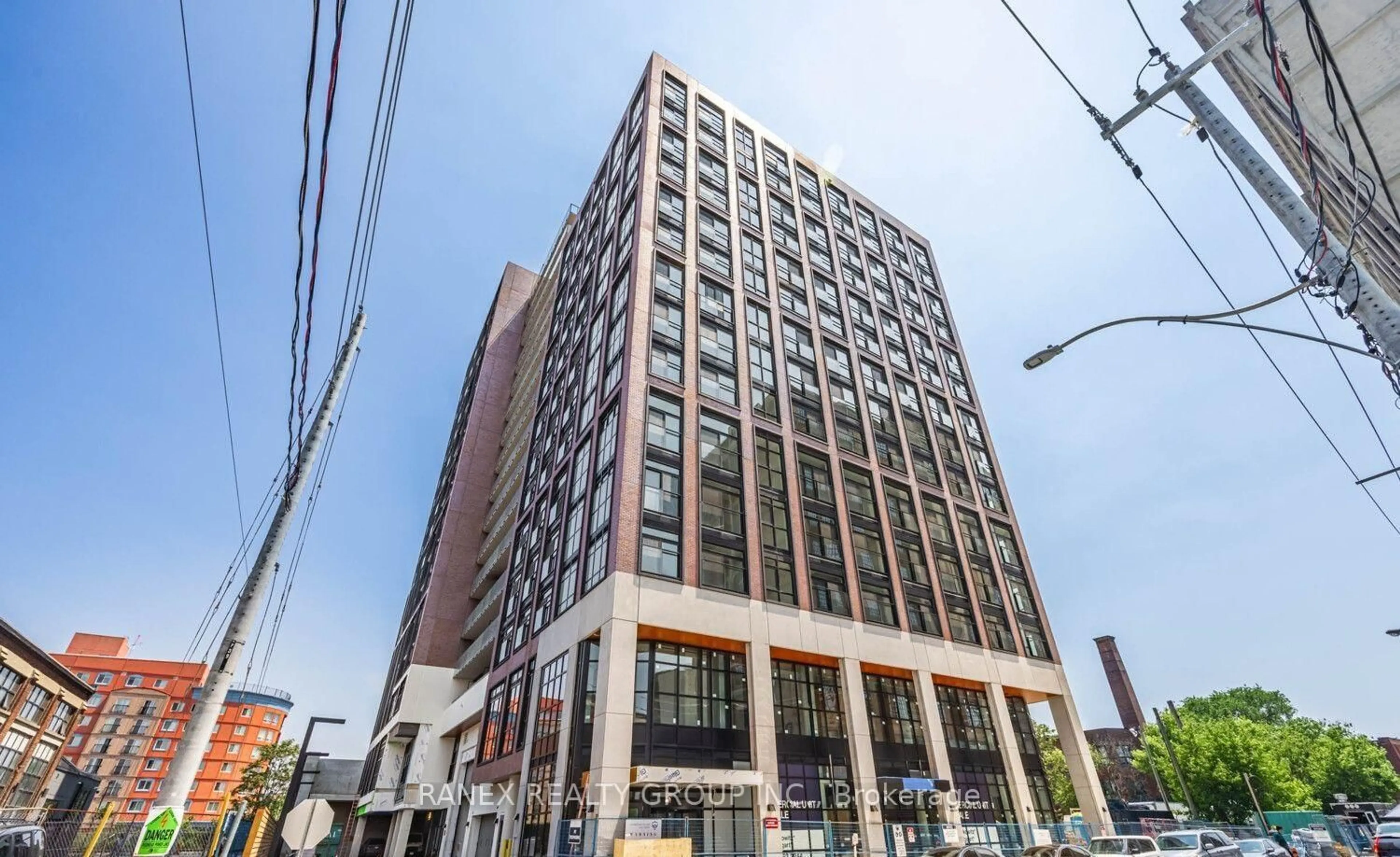 Indoor foyer for 181 Sterling Rd #919, Toronto Ontario M9R 2B2