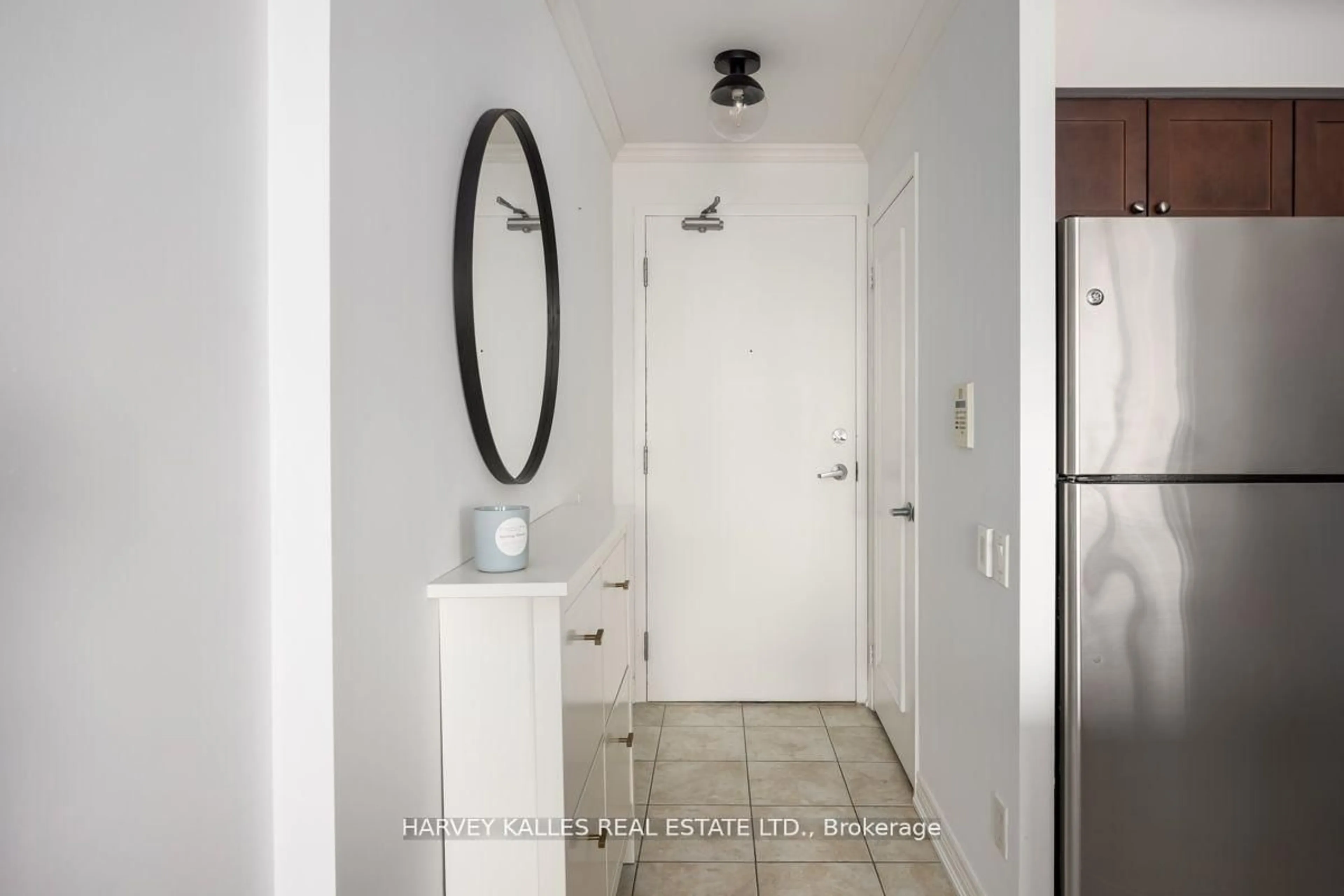 Indoor entryway for 60 St. Clair Ave #1107, Toronto Ontario M4V 1M1