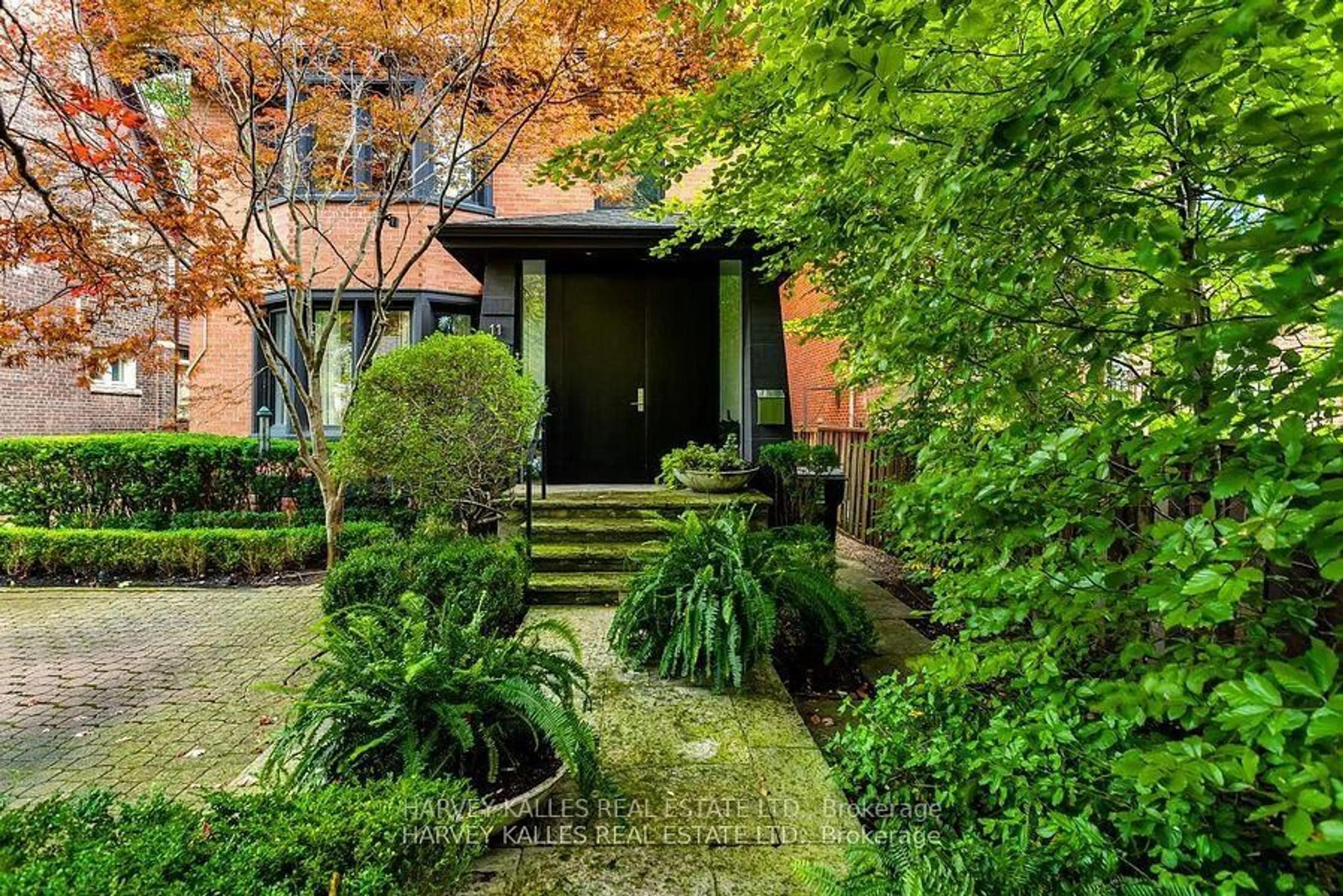 Unknown for 11 Shorncliffe Ave, Toronto Ontario M4V 1S9