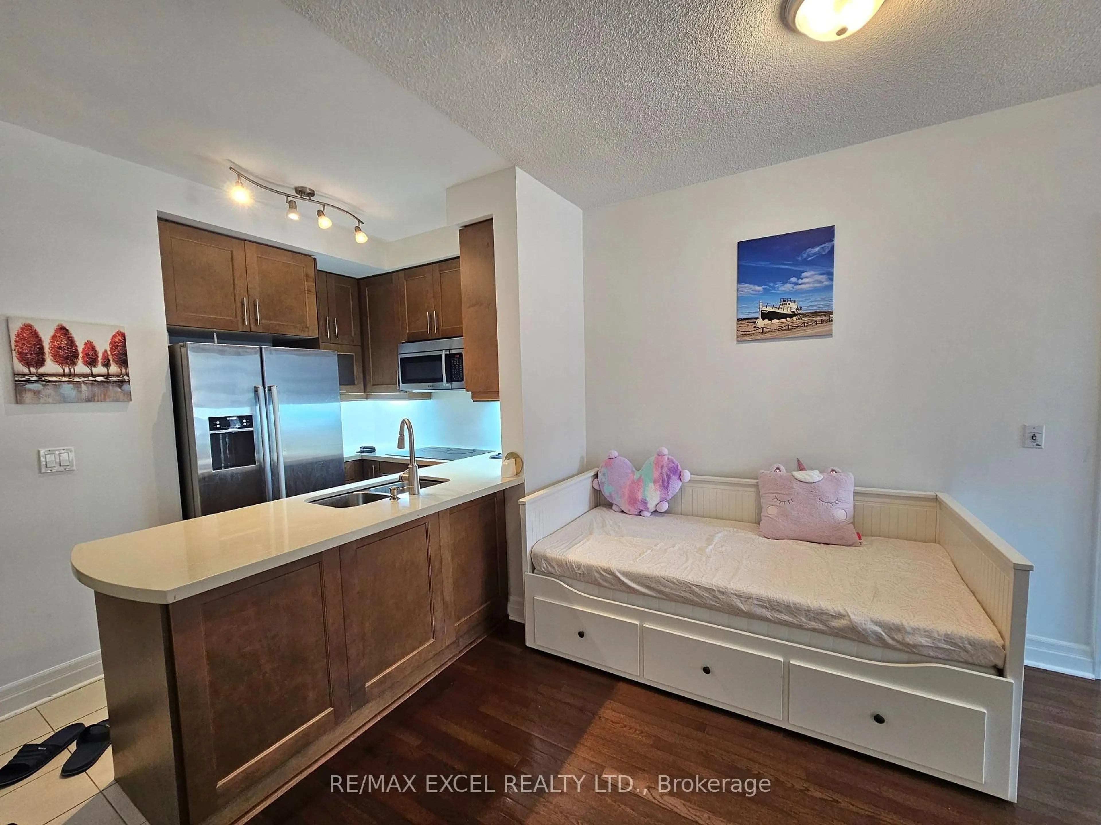 Standard kitchen, unknown for 35 Balmuto St #1205, Toronto Ontario M4Y 0A3