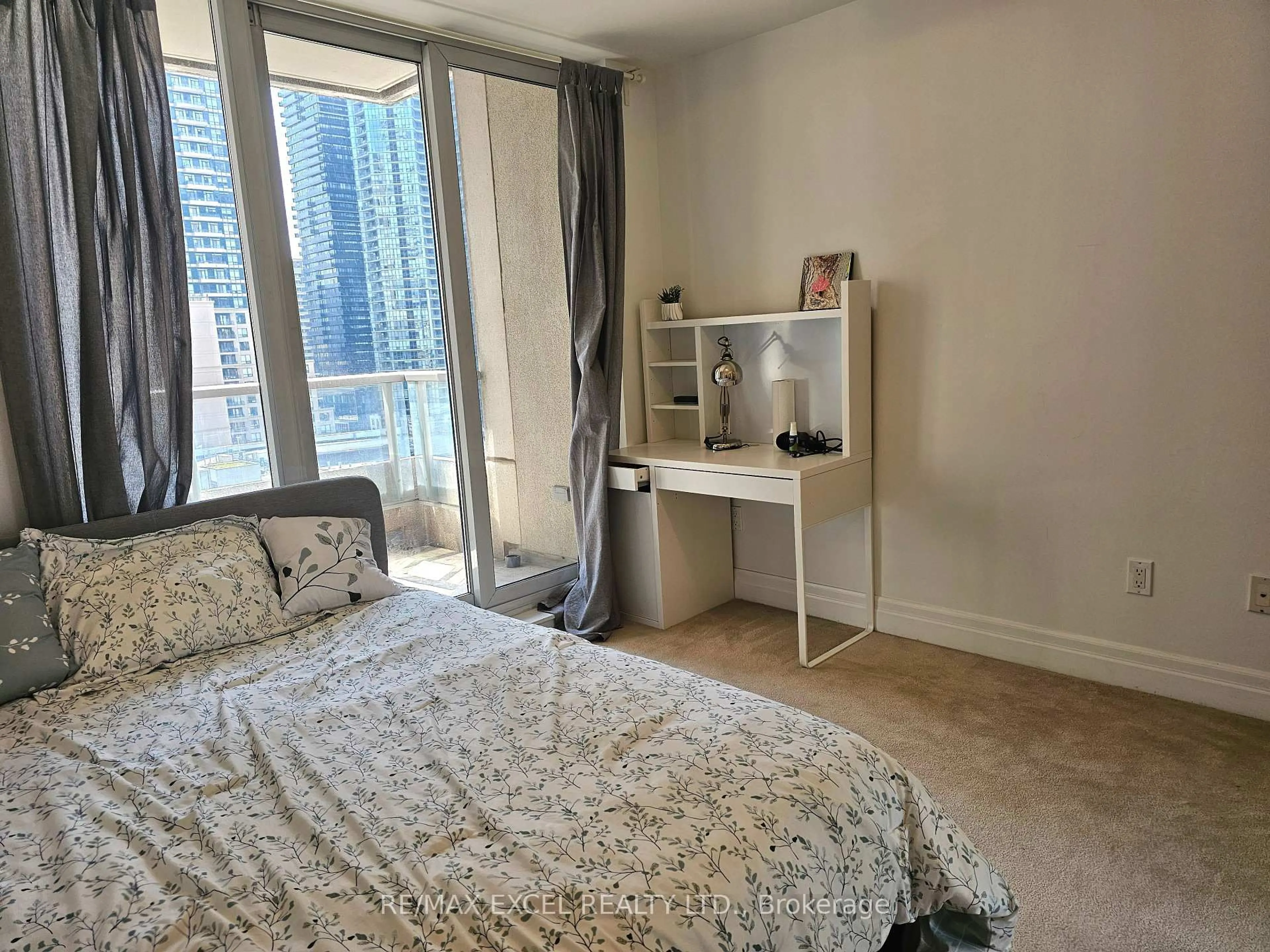 A pic of a room for 35 Balmuto St #1205, Toronto Ontario M4Y 0A3
