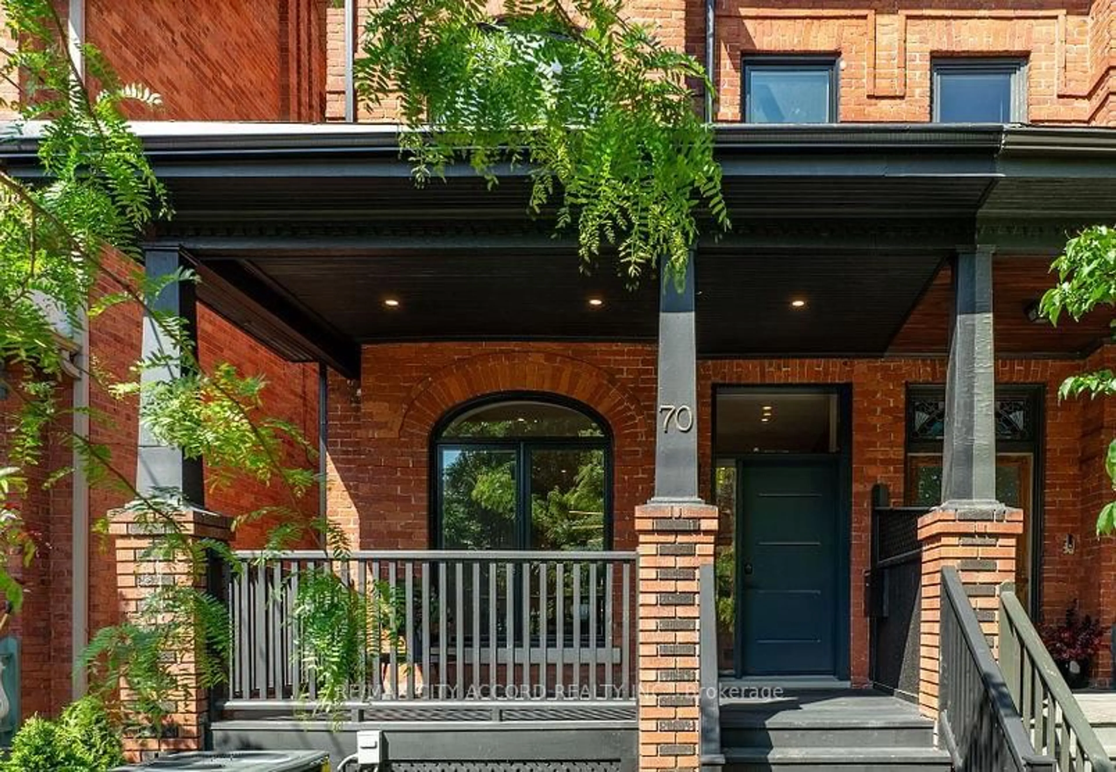 Home with brick exterior material, street for 70 Major St, Toronto Ontario M5S 2L1