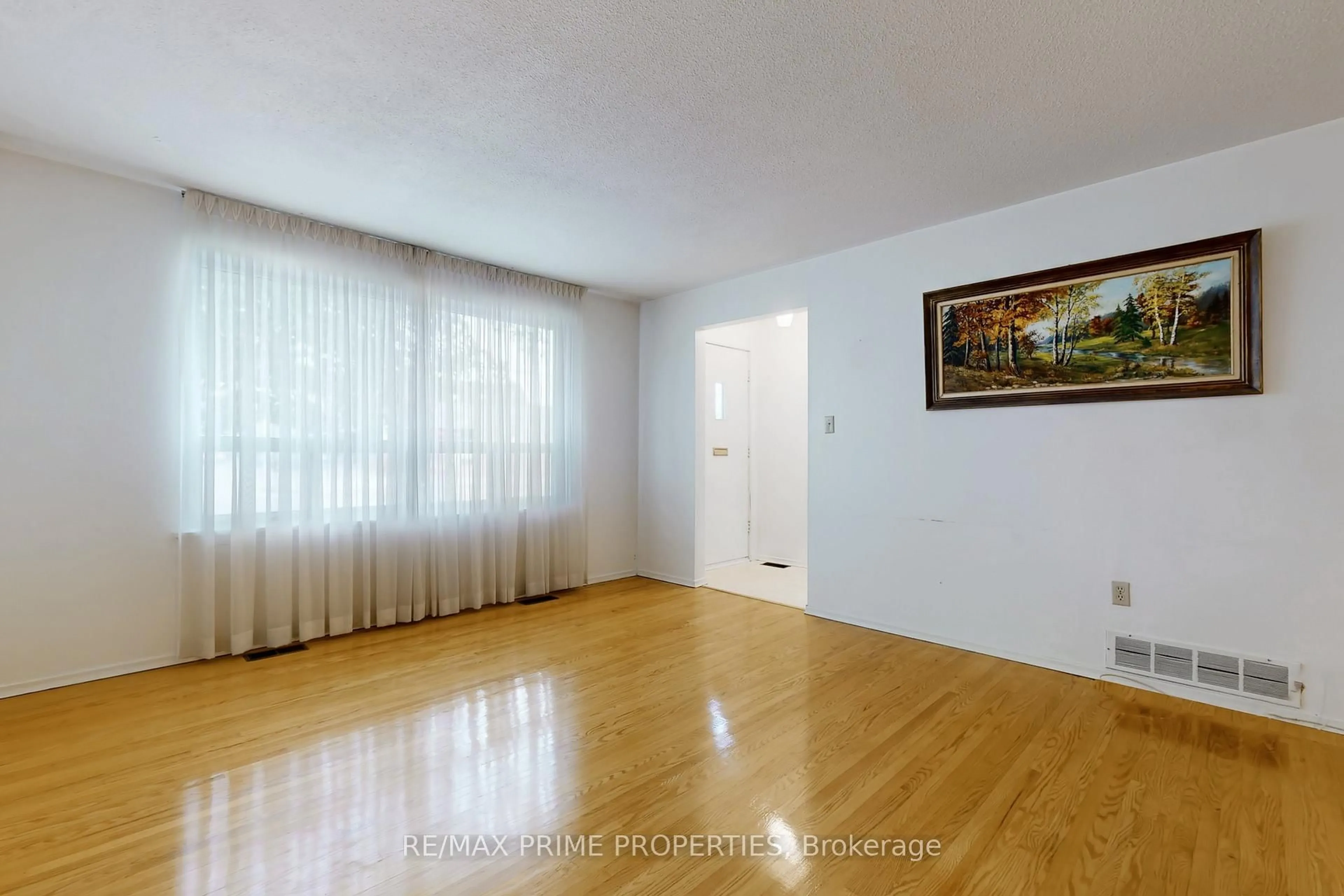 A pic of a room for 15 Nymark Ave, Toronto Ontario M2J 2G8