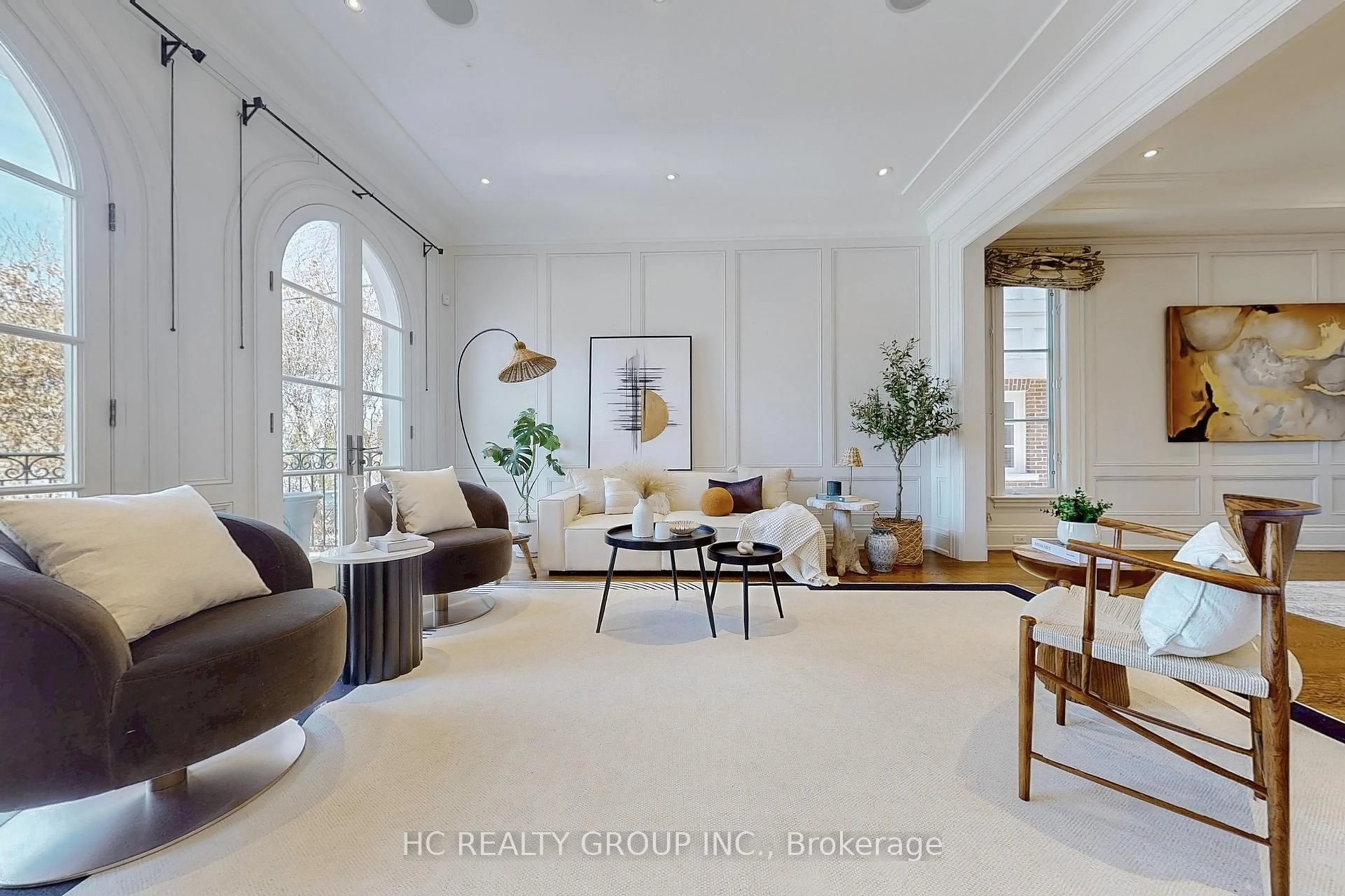 Living room with furniture, unknown for 33 Blyth Hill Rd, Toronto Ontario M4N 3L6