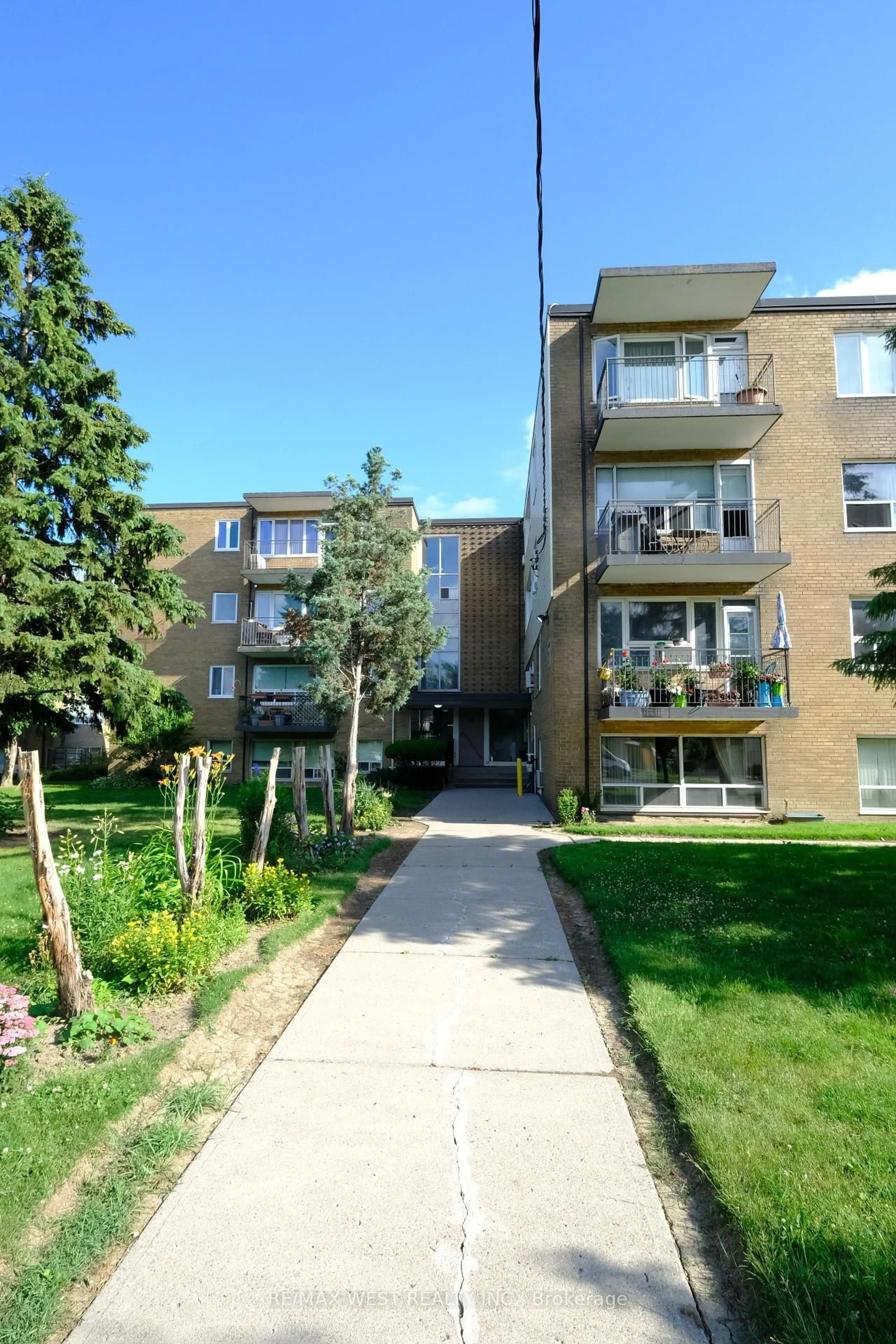 Unknown for 57 Neptune Dr #302, Toronto Ontario M6A 1X2