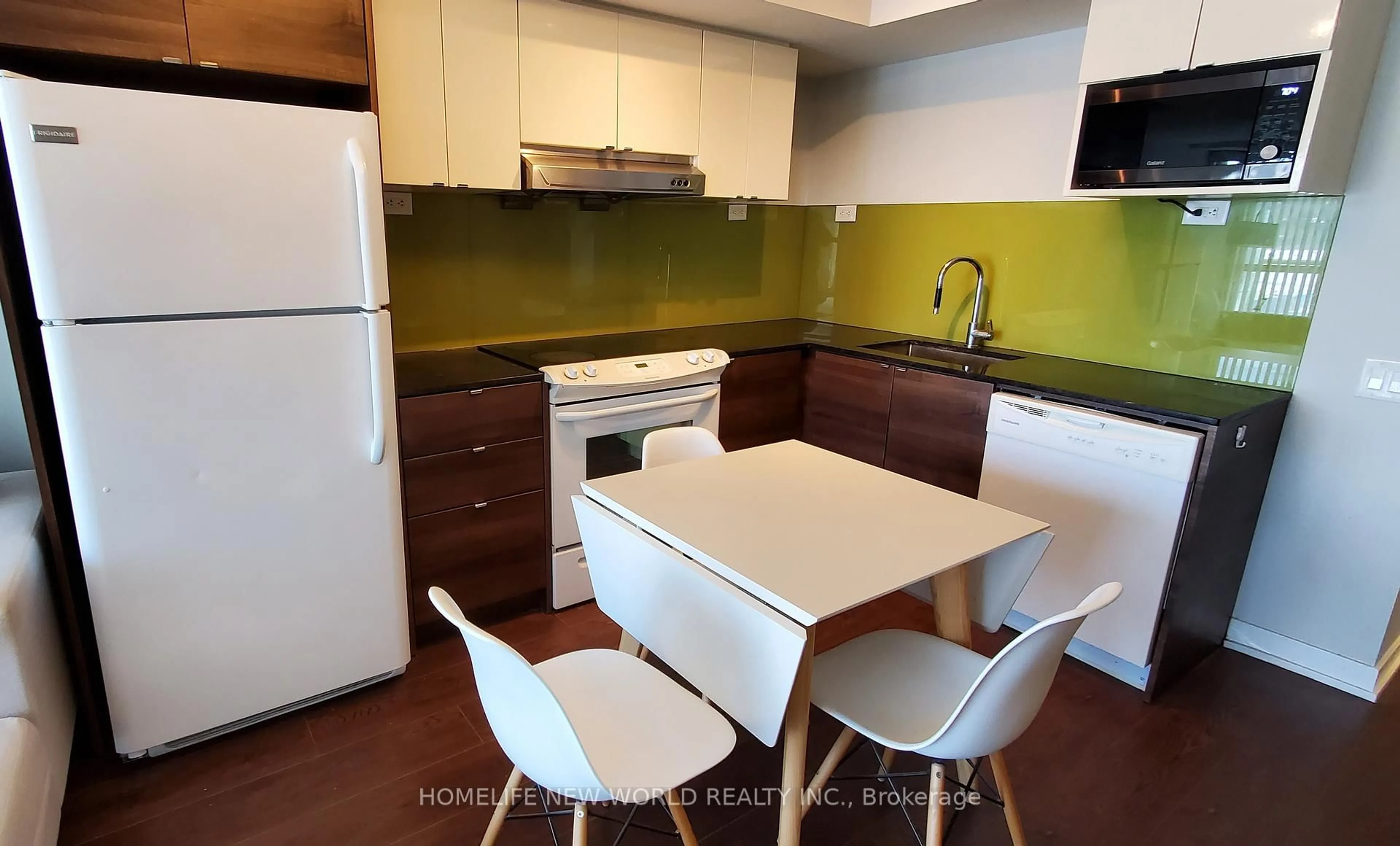Standard kitchen, unknown for 121 Mcmahon Dr #811, Toronto Ontario M2K 0C2