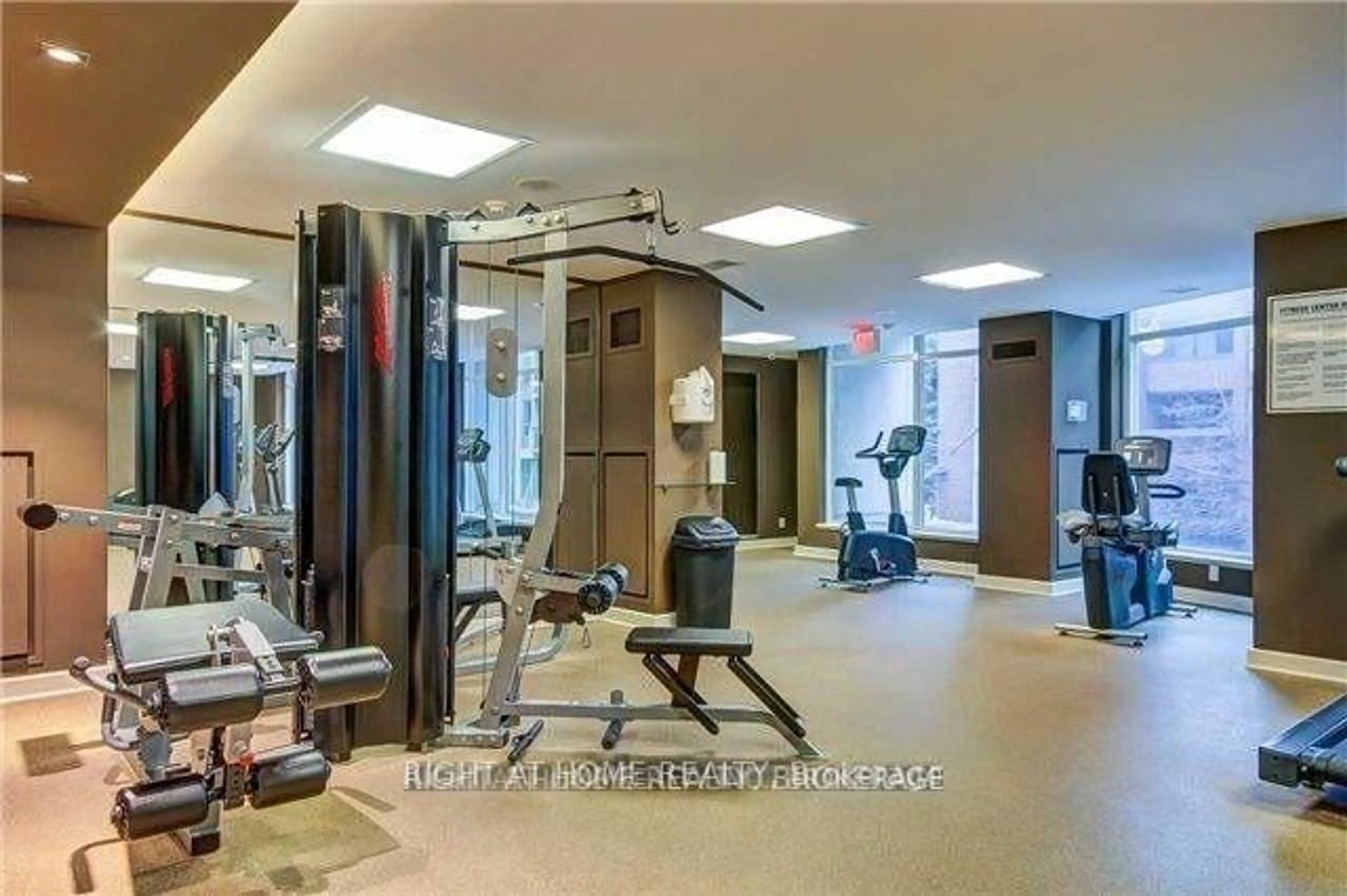 Indoor foyer for 8 Scollard St #1109, Toronto Ontario M5R 1M2