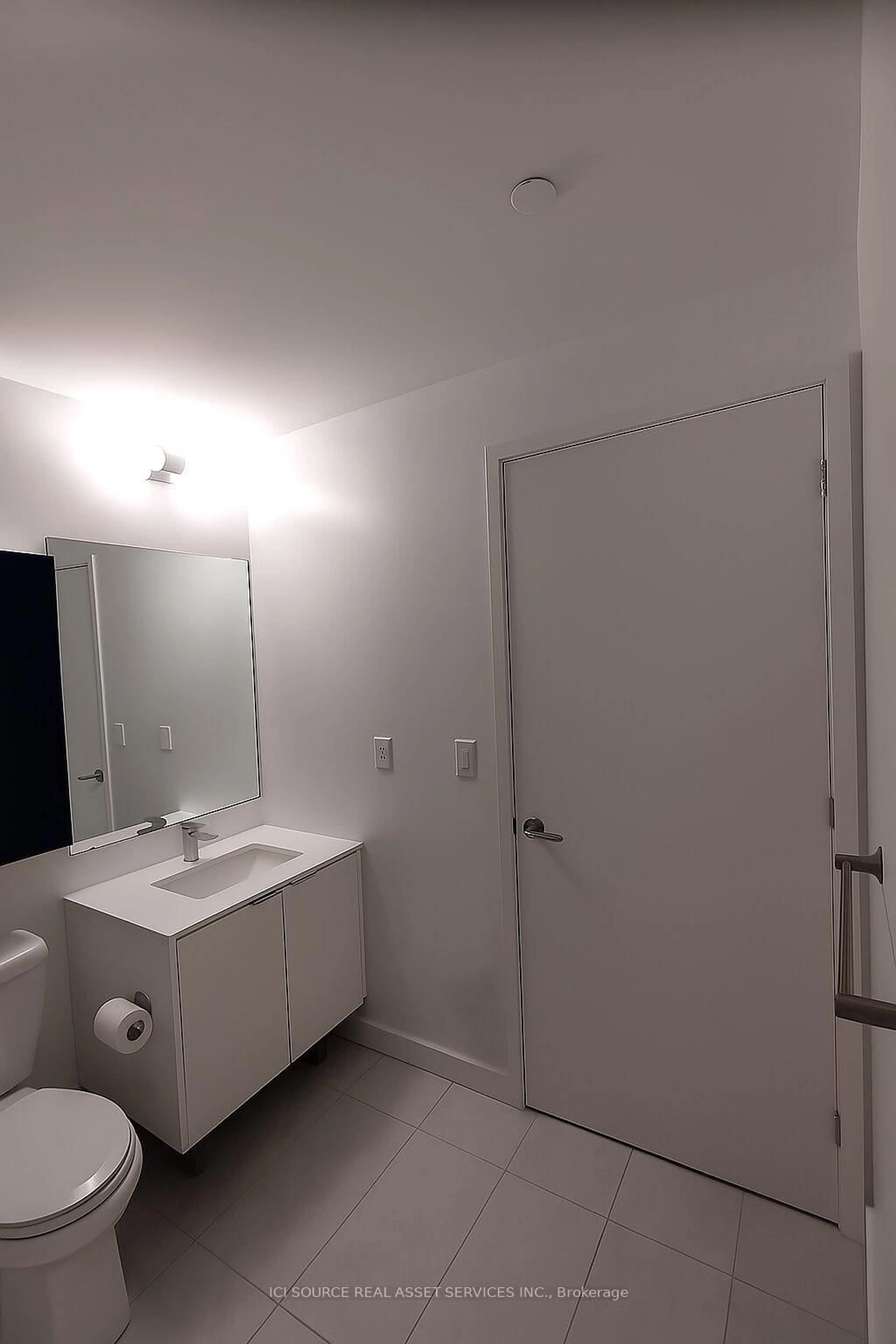 A pic of a room for 8 Tippett Rd #212, Toronto Ontario M3H 0E7