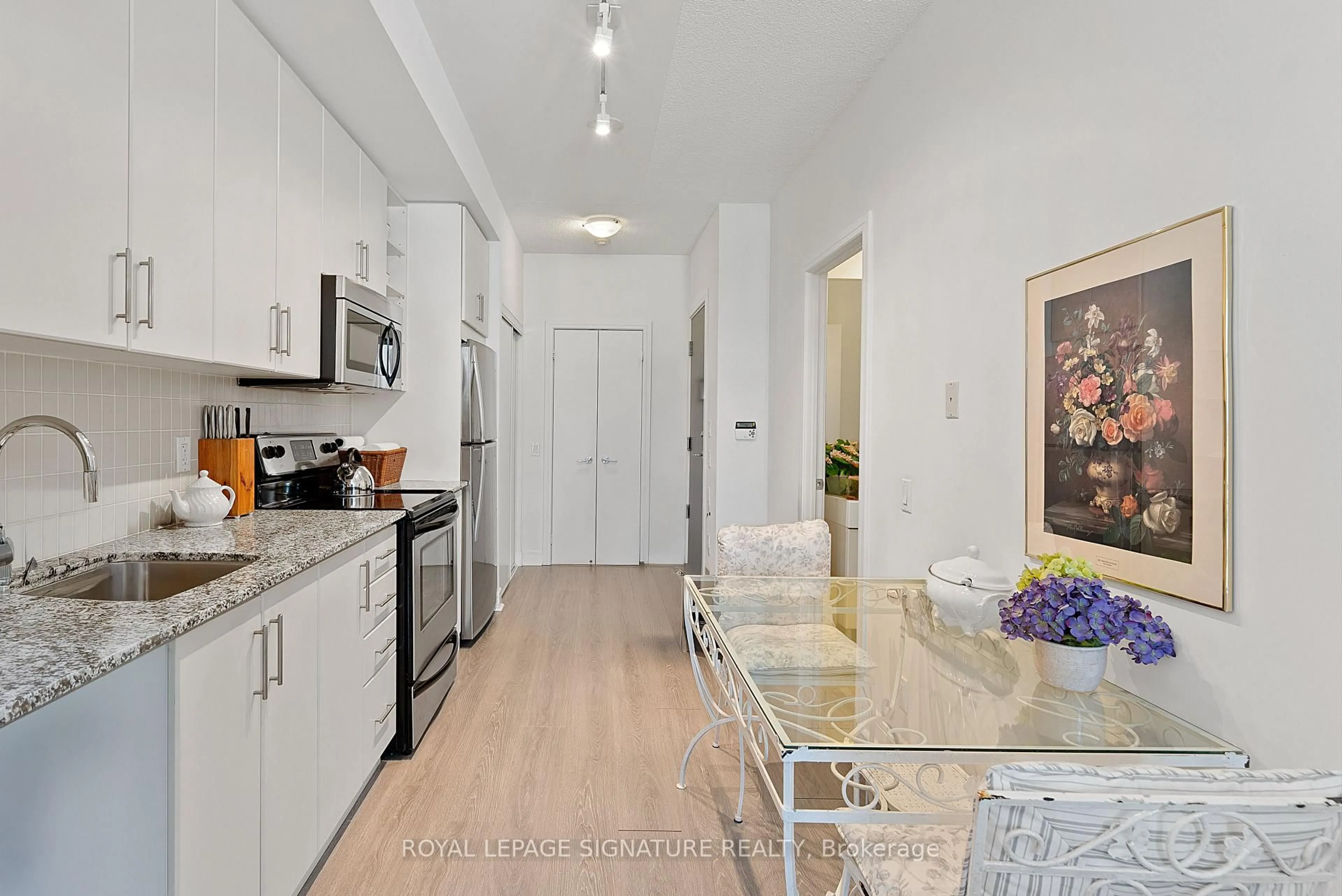 Open concept kitchen, unknown for 116 George St #N1104, Toronto Ontario M5A 3S2