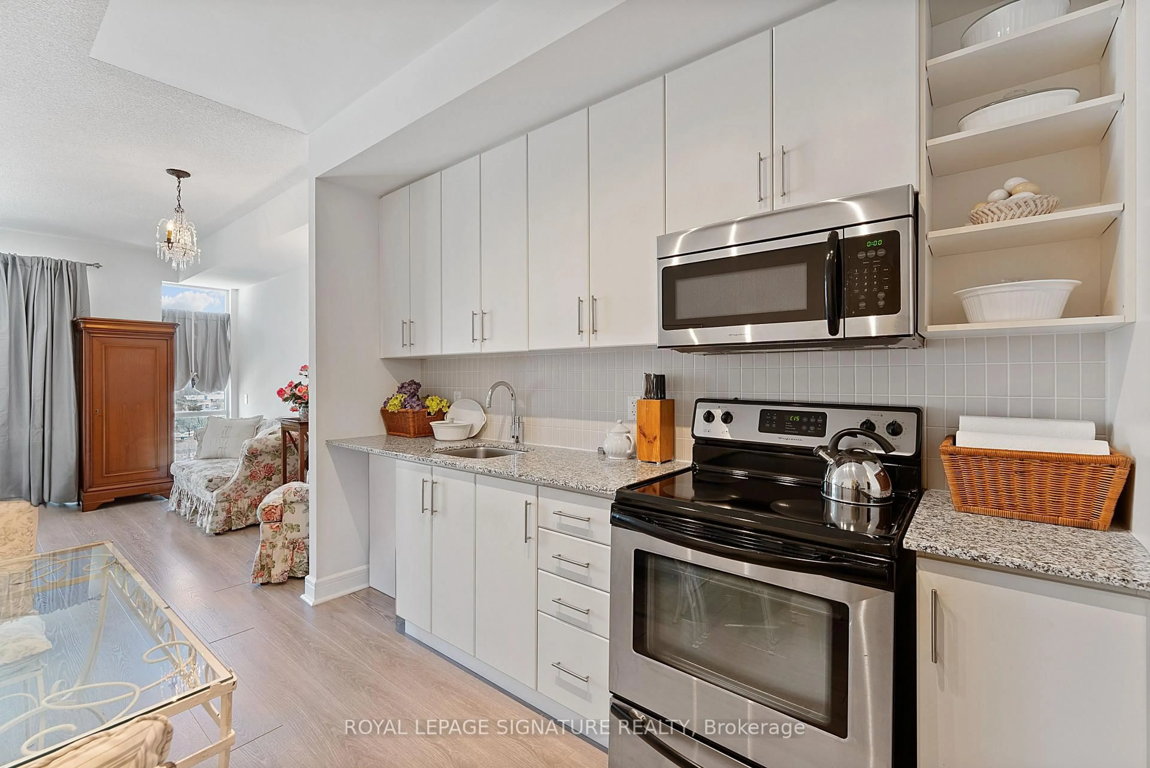 Open concept kitchen, ceramic/tile floor for 116 George St #N1104, Toronto Ontario M5A 3S2