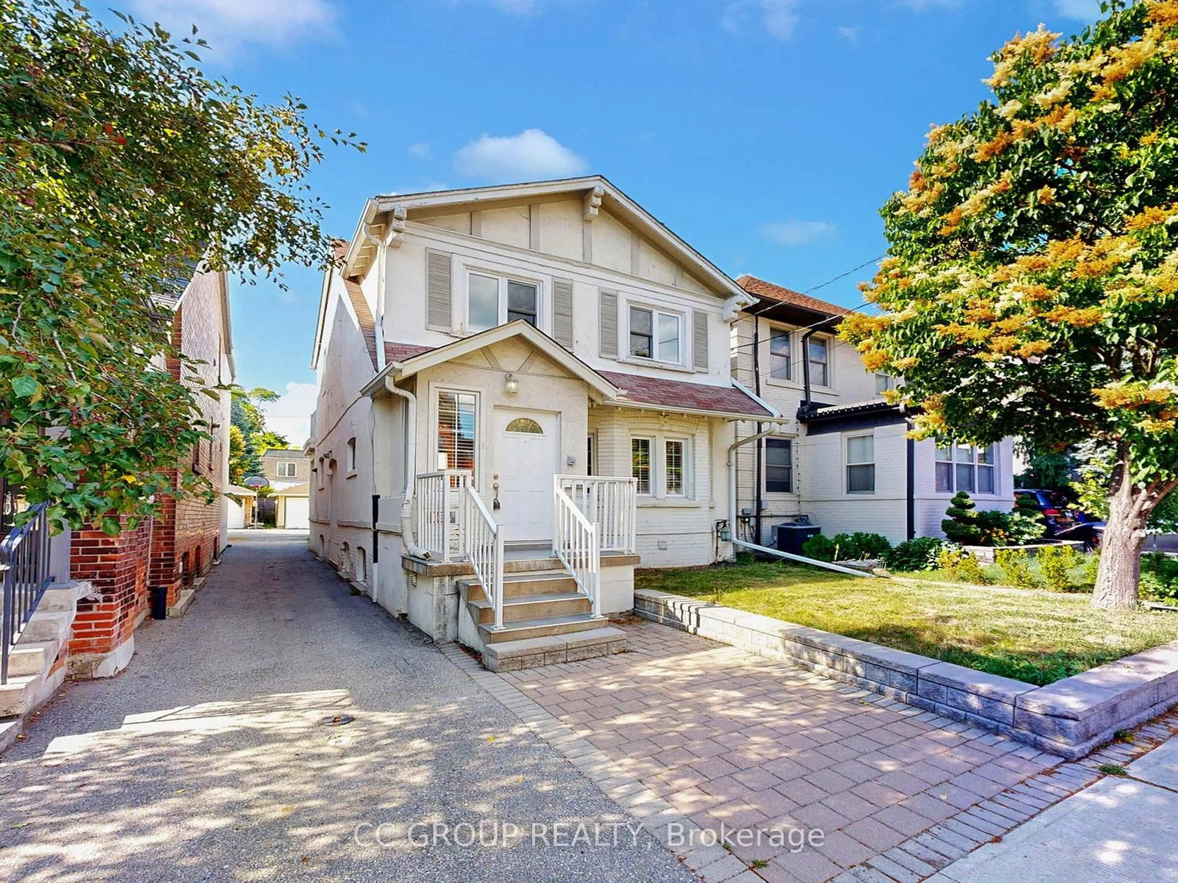 Unknown for 162 St Clair Ave, Toronto Ontario M4T 1N8
