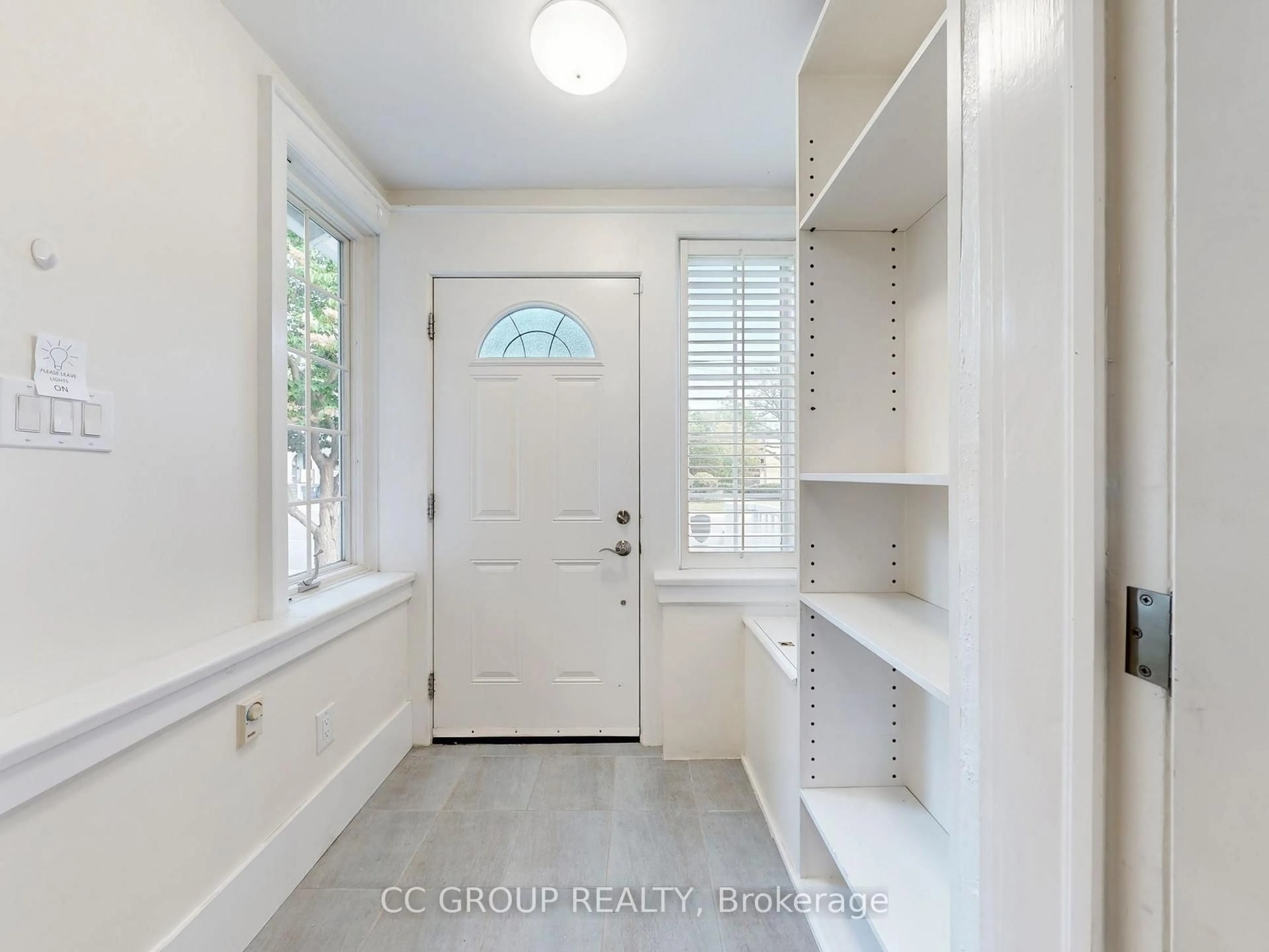 Indoor entryway for 162 St Clair Ave, Toronto Ontario M4T 1N8