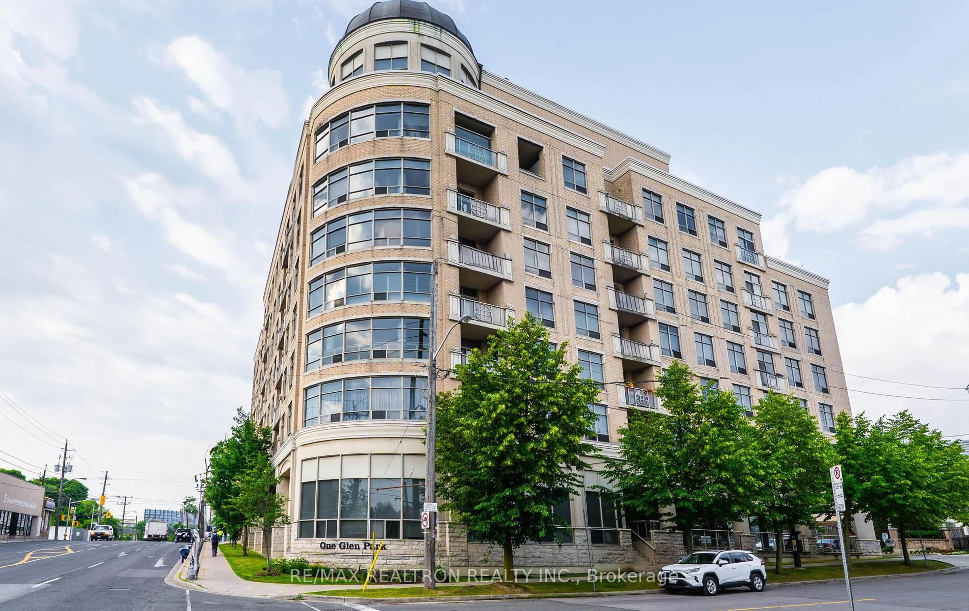 Unknown for 1 Glen Park Ave #605, Toronto Ontario M6B 4M5