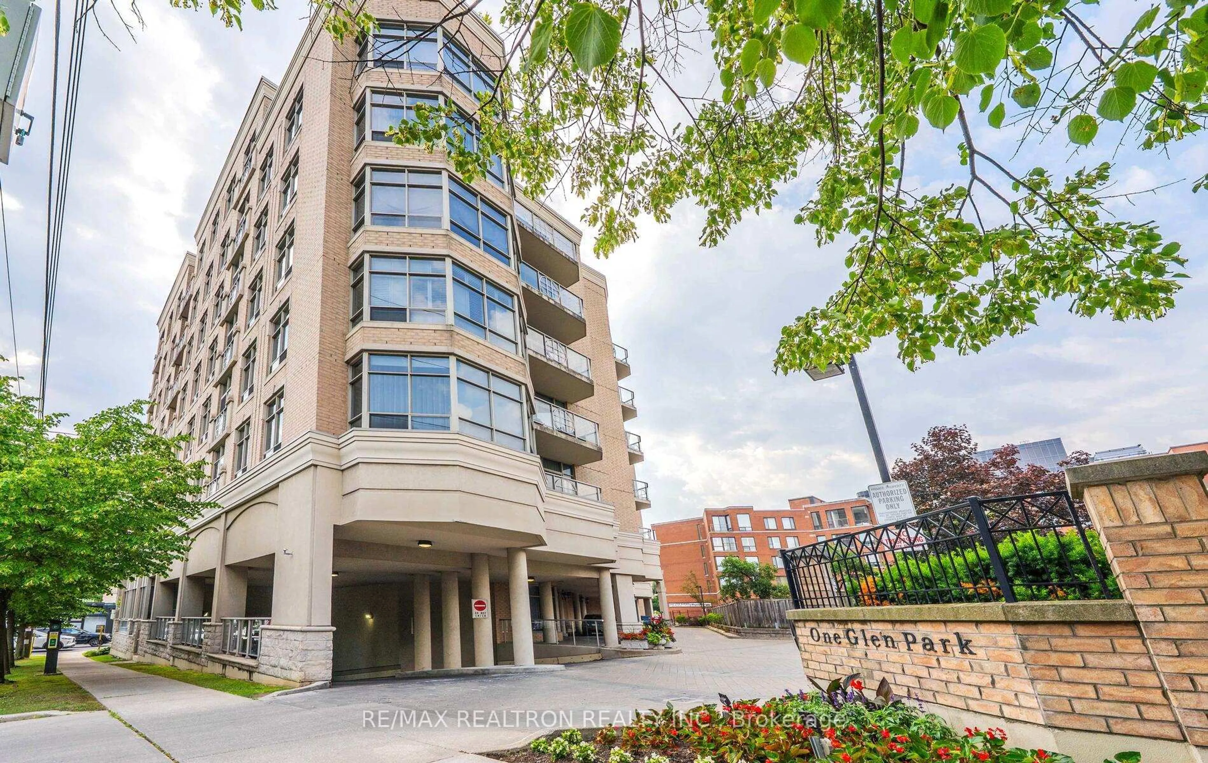 Unknown for 1 Glen Park Ave #605, Toronto Ontario M6B 4M5
