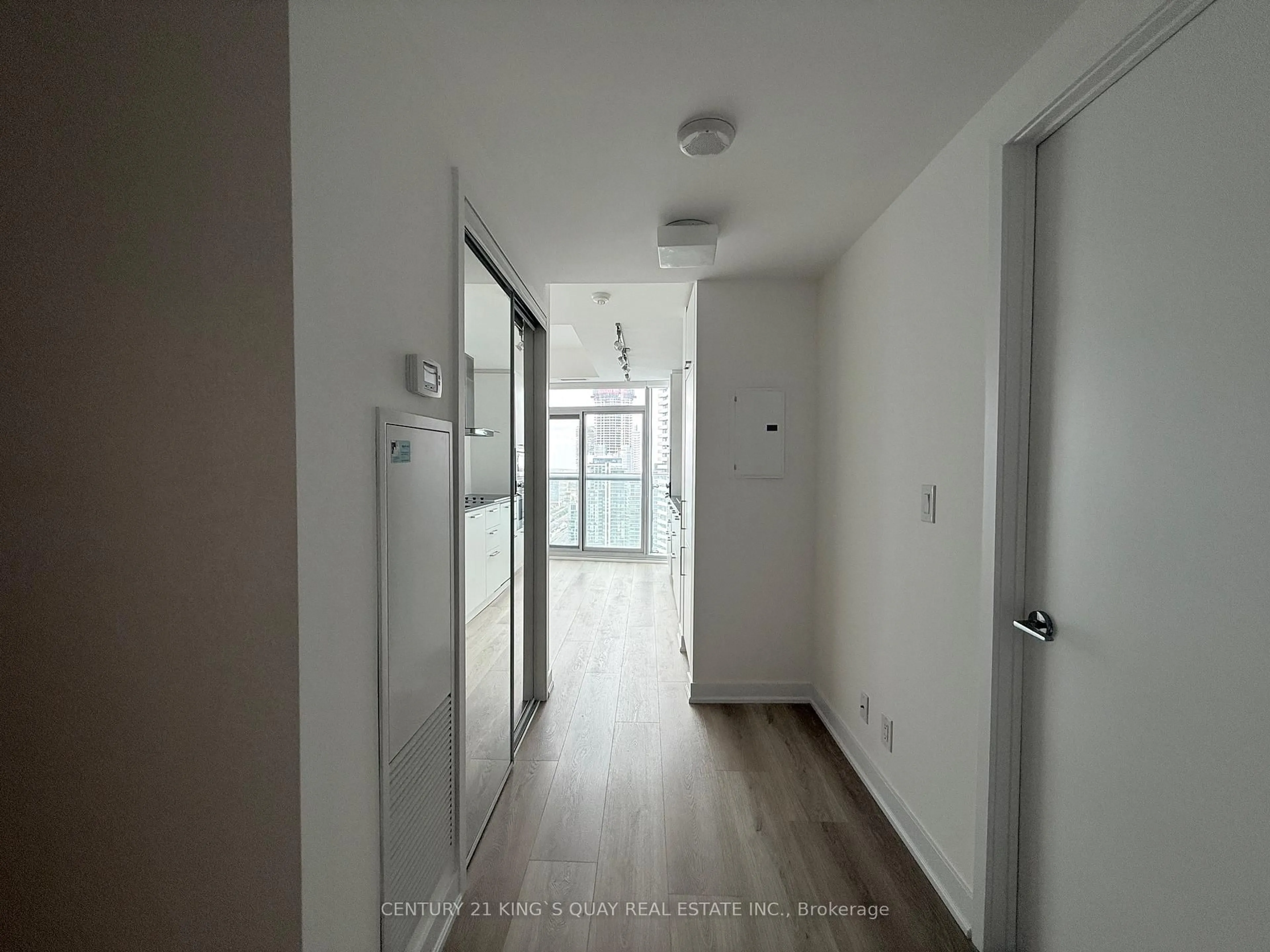 Unknown for 12 York St #5101, Toronto Ontario M5J 0A9