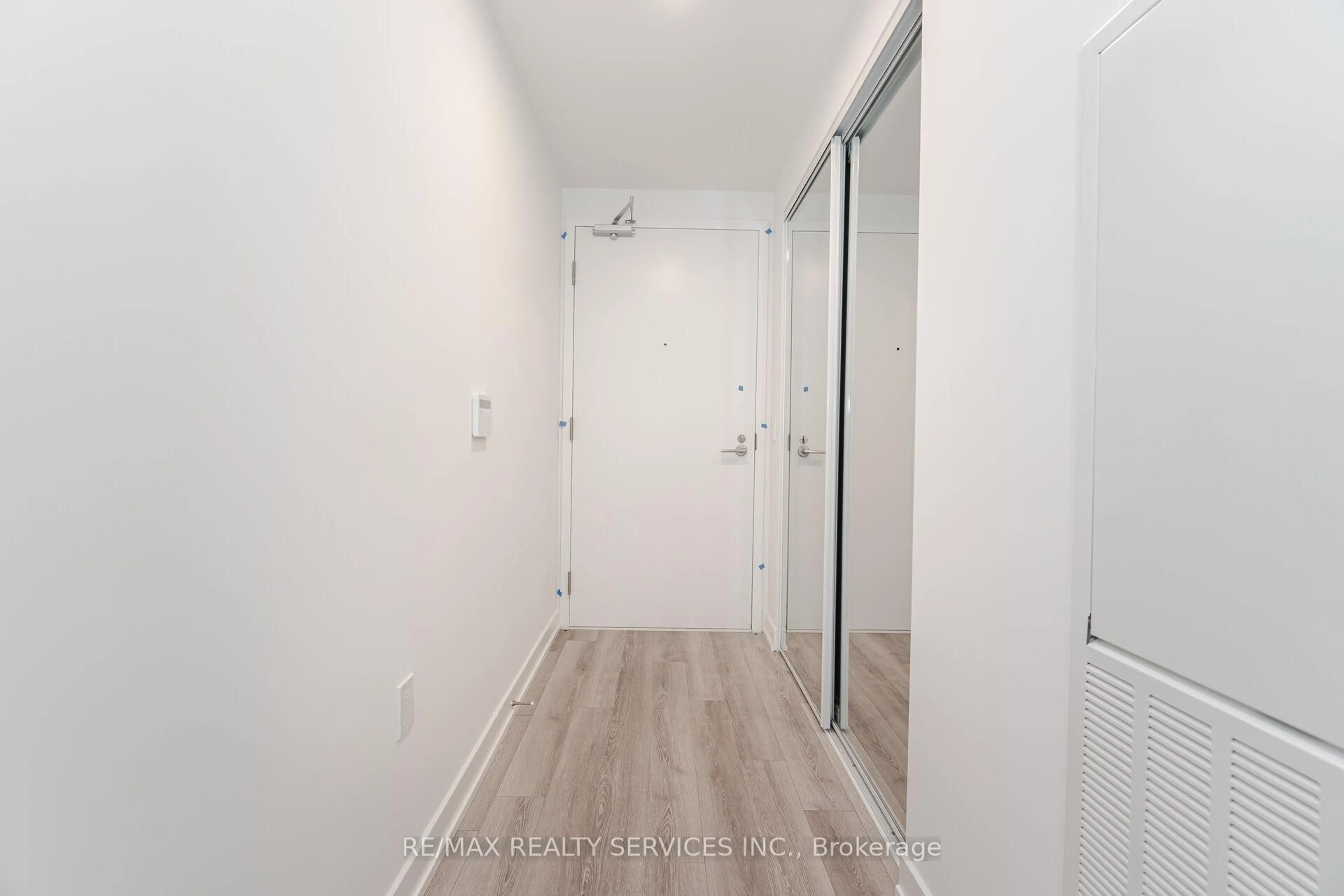 A pic of a room for 230 Simcoe St #2721, Toronto Ontario M5T 0G7