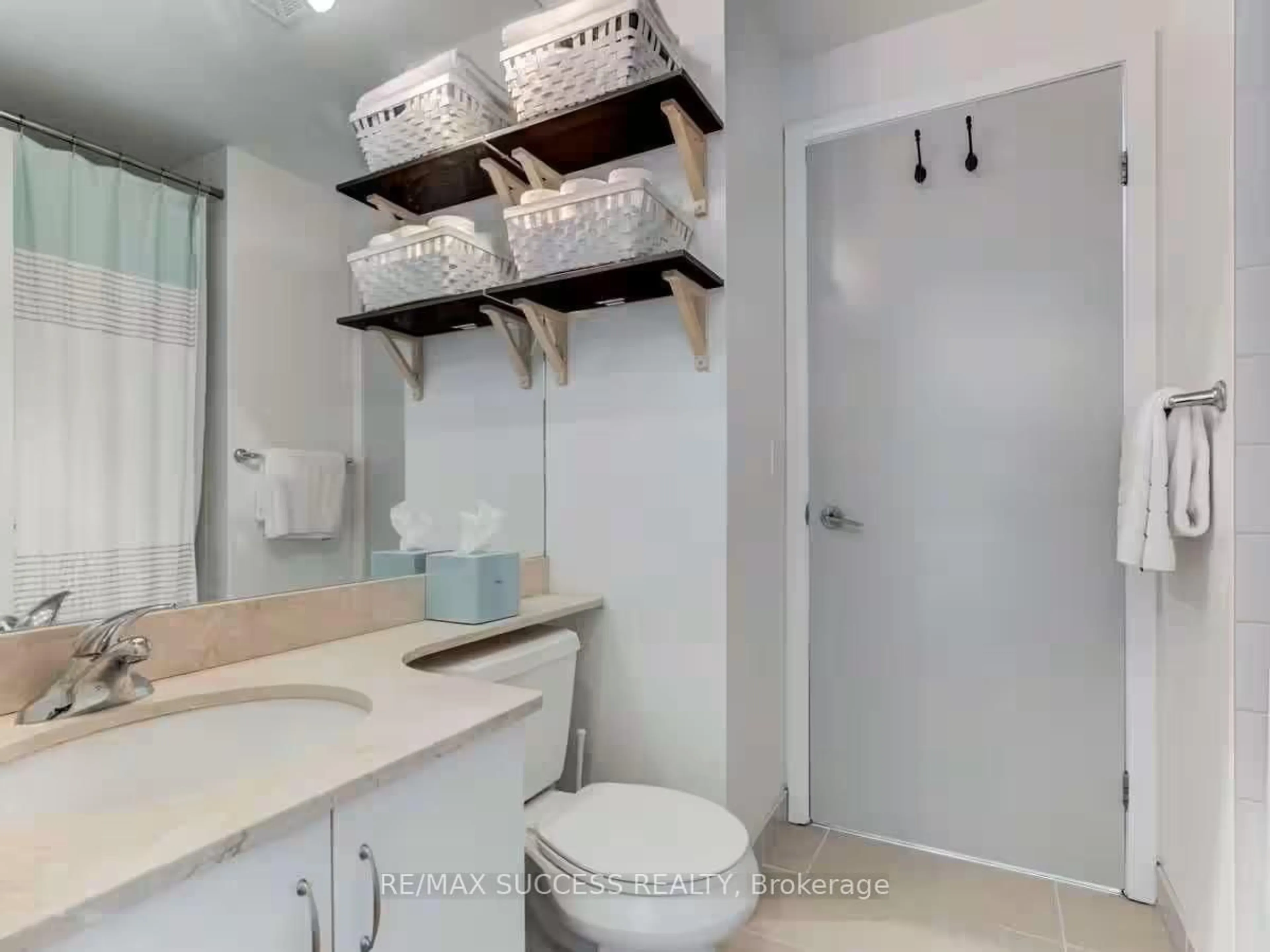 Unknown for 215 Fort York Blvd #3211, Toronto Ontario M5V 4A2