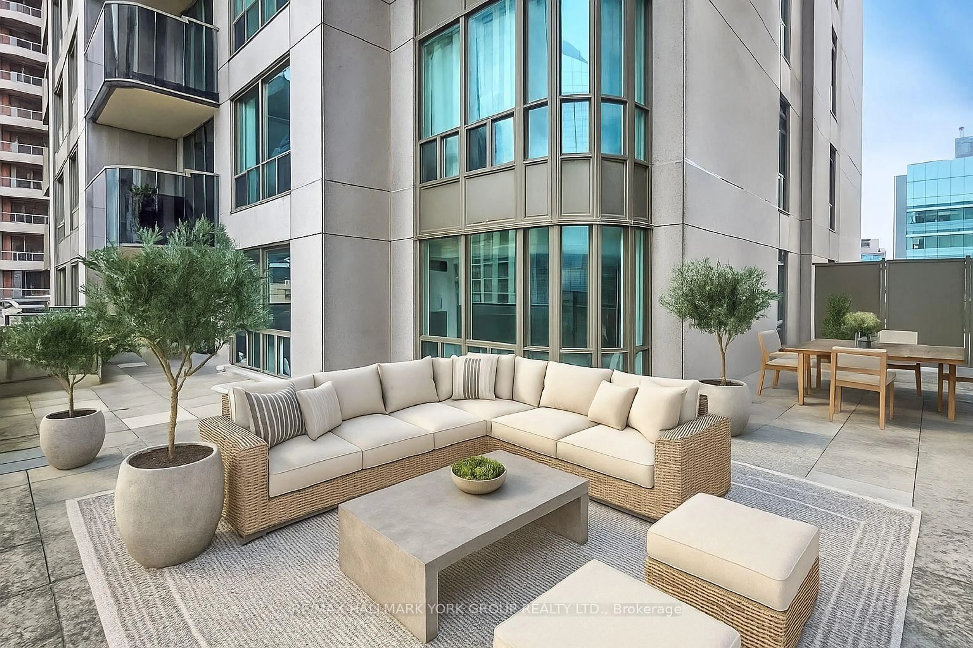 Patio, street for 750 Bay St #2307, Toronto Ontario M5G 1N6