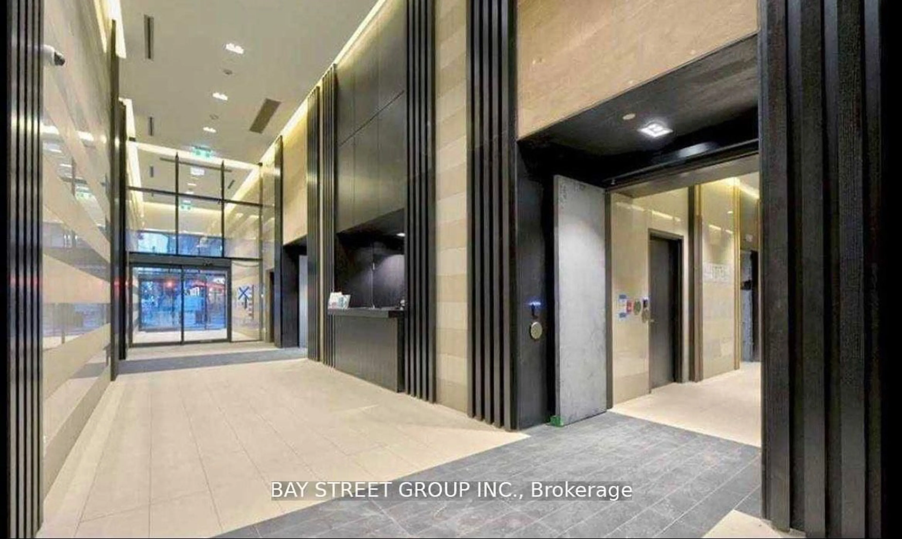 Indoor foyer for 501 Yonge St #4805, Toronto Ontario M4Y 0G8