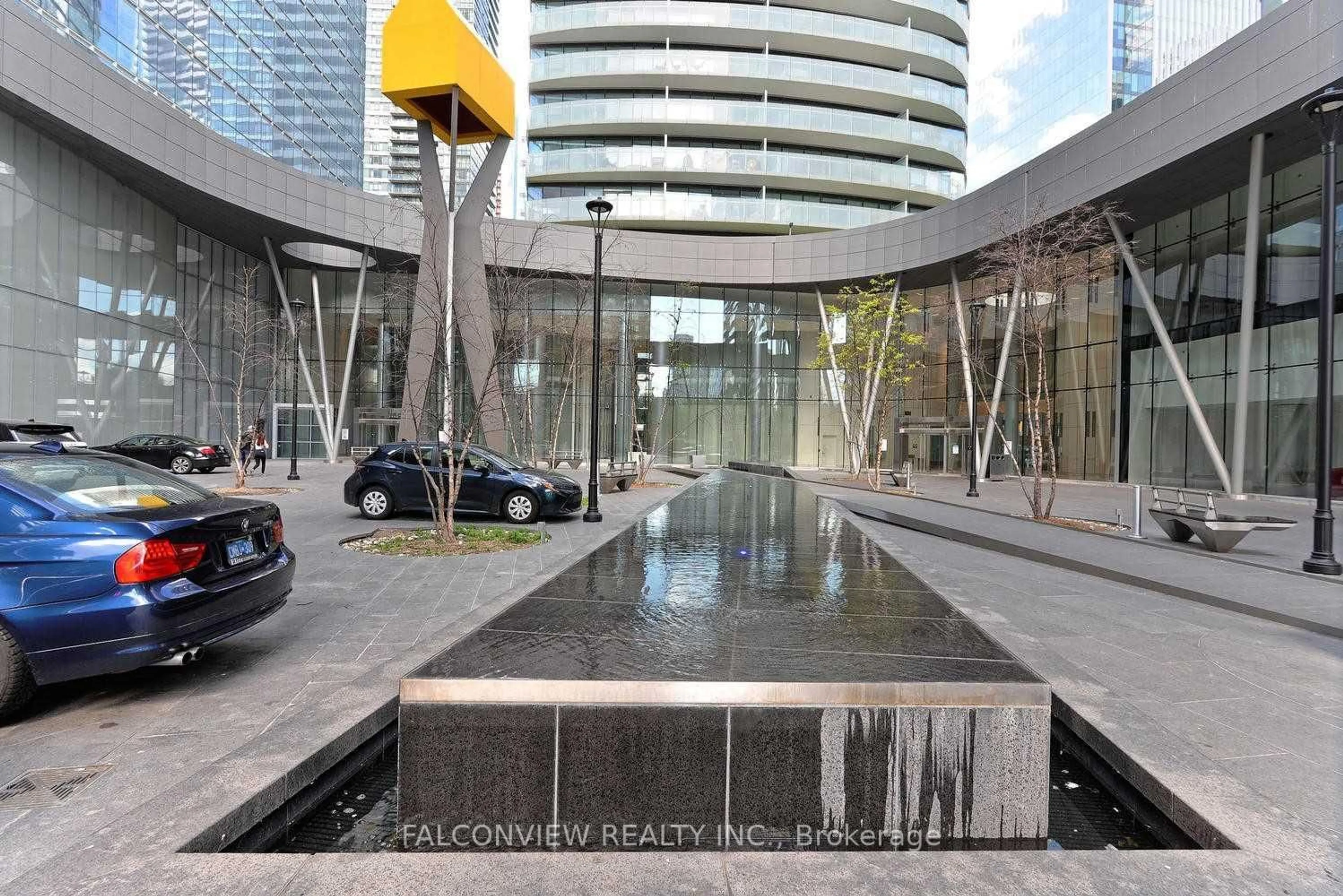 Indoor foyer for 12 York St #4902, Toronto Ontario M5J 0A9