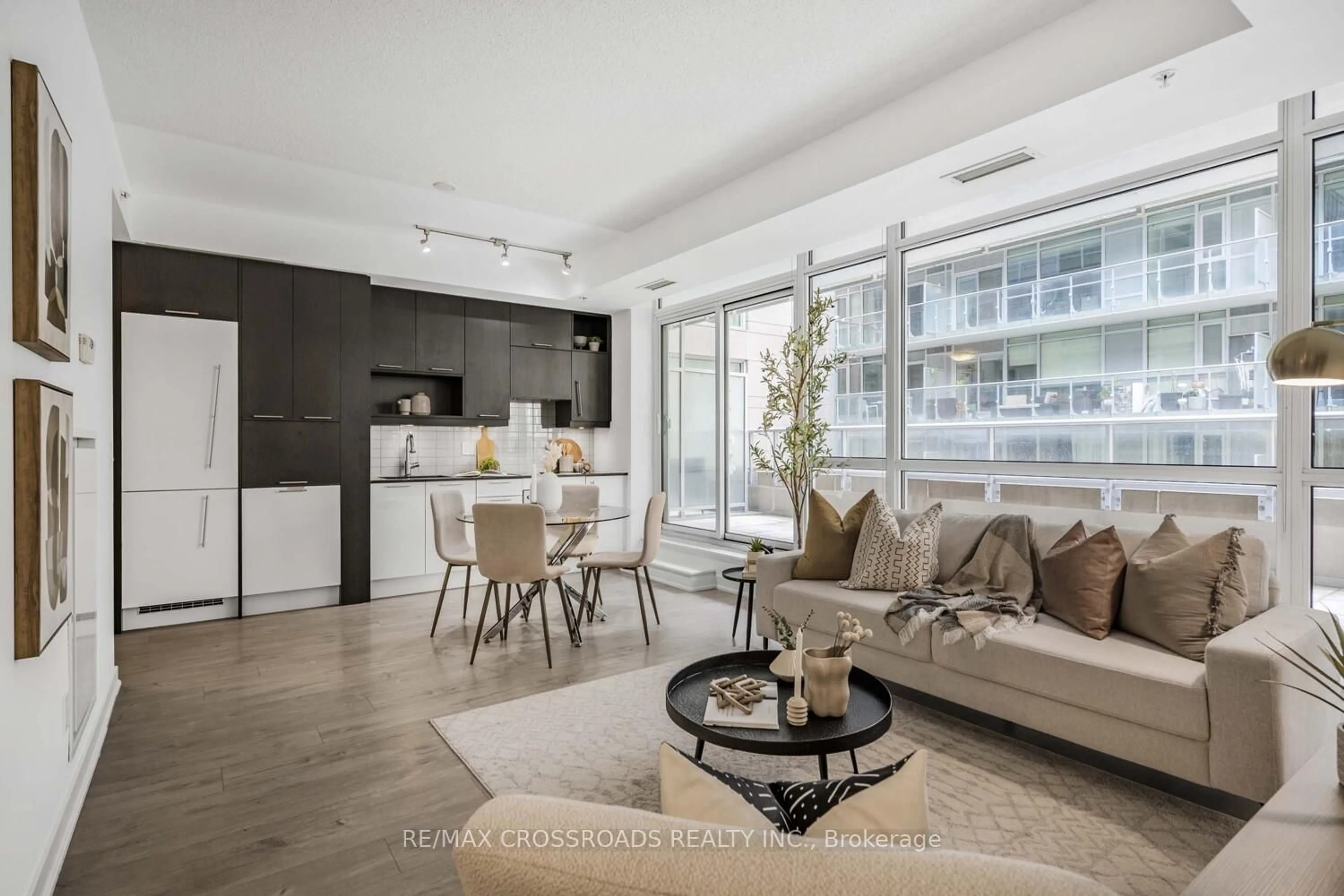 Unknown for 30 Nelson St #305, Toronto Ontario M5V 0H5