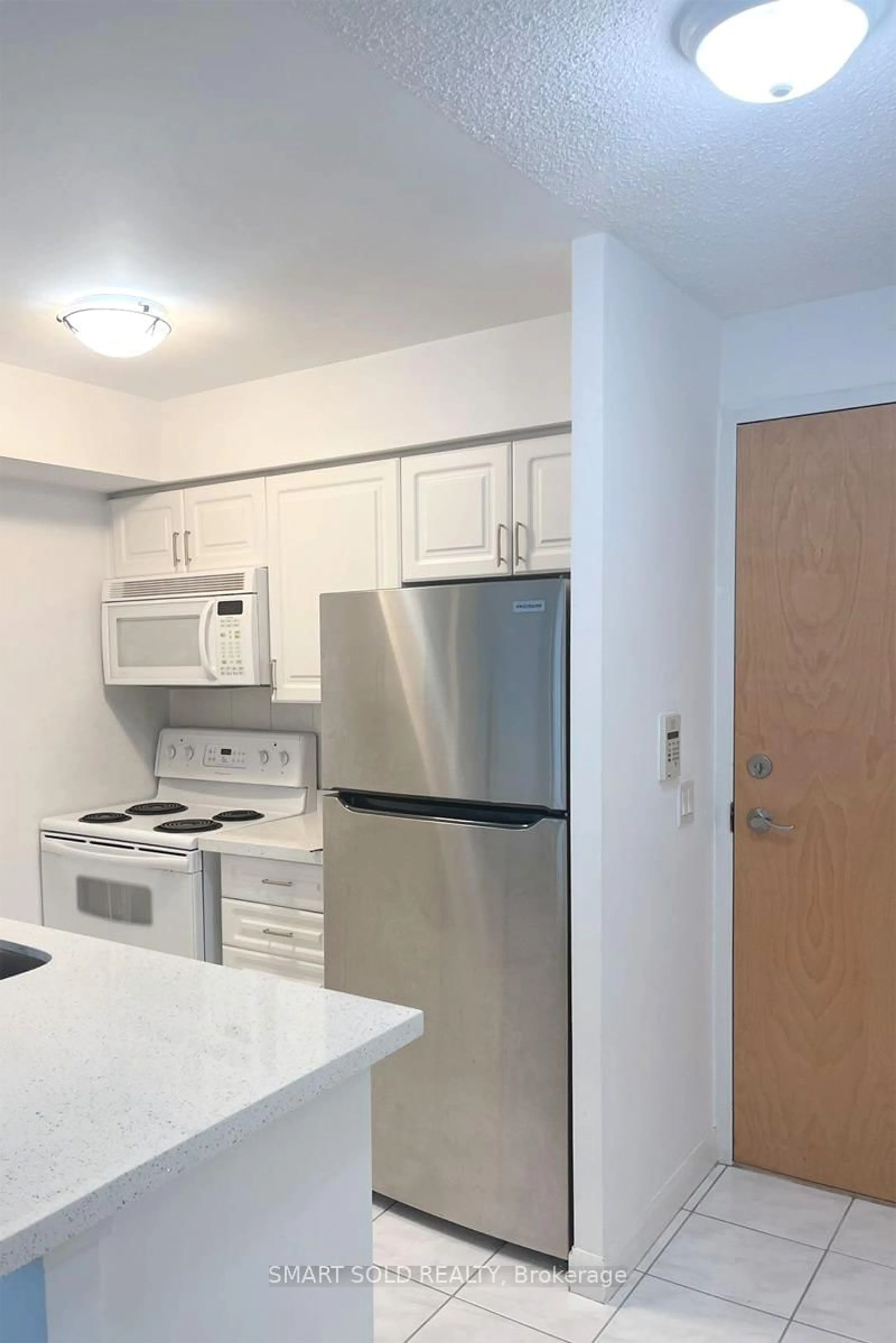 Standard kitchen, unknown for 4978 Yonge St #811, Toronto Ontario M2N 7G8