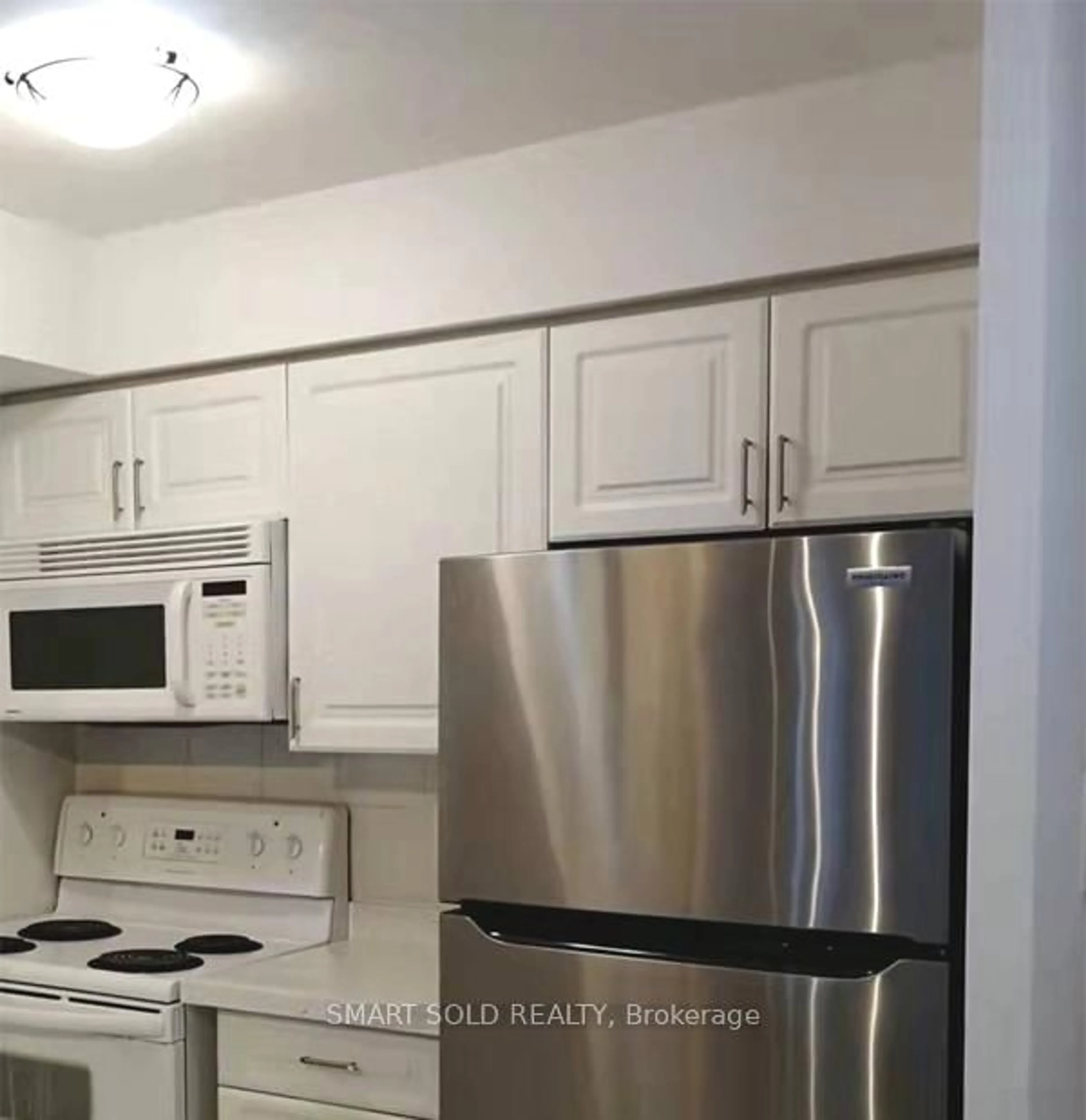 Standard kitchen, unknown for 4978 Yonge St #811, Toronto Ontario M2N 7G8