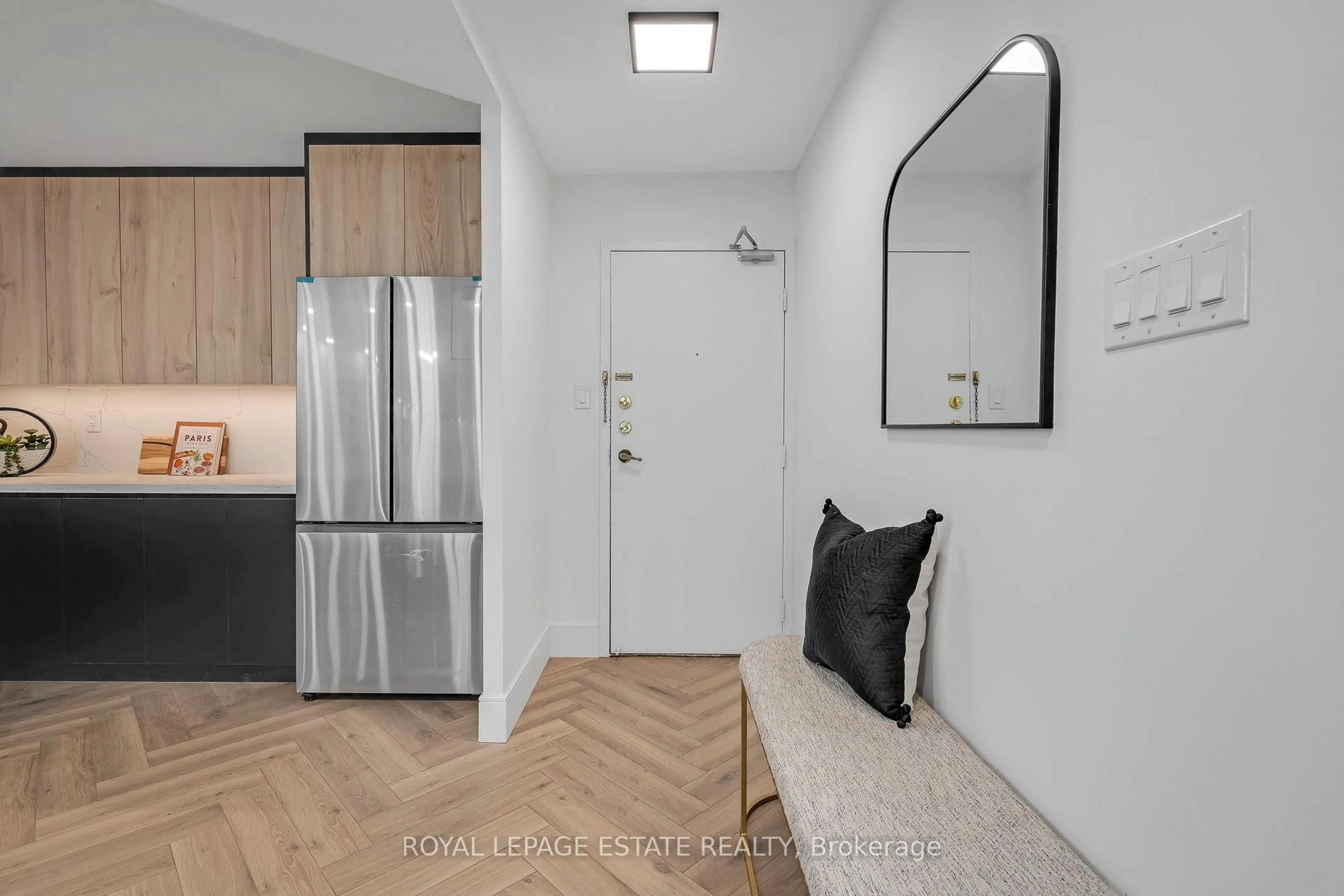 Indoor entryway for 1555 Finch Ave #901, Toronto Ontario M2J 4X9